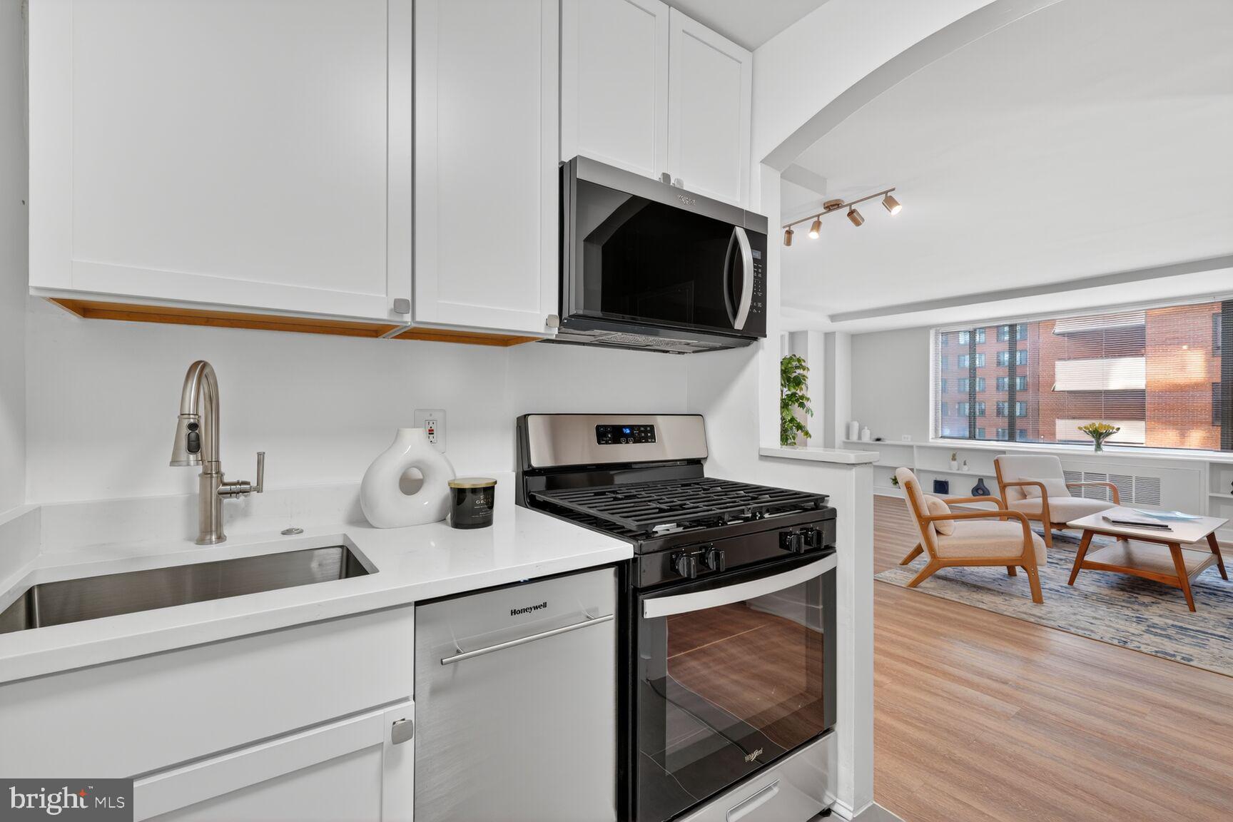 RIVER PLACE NORTH - Residential