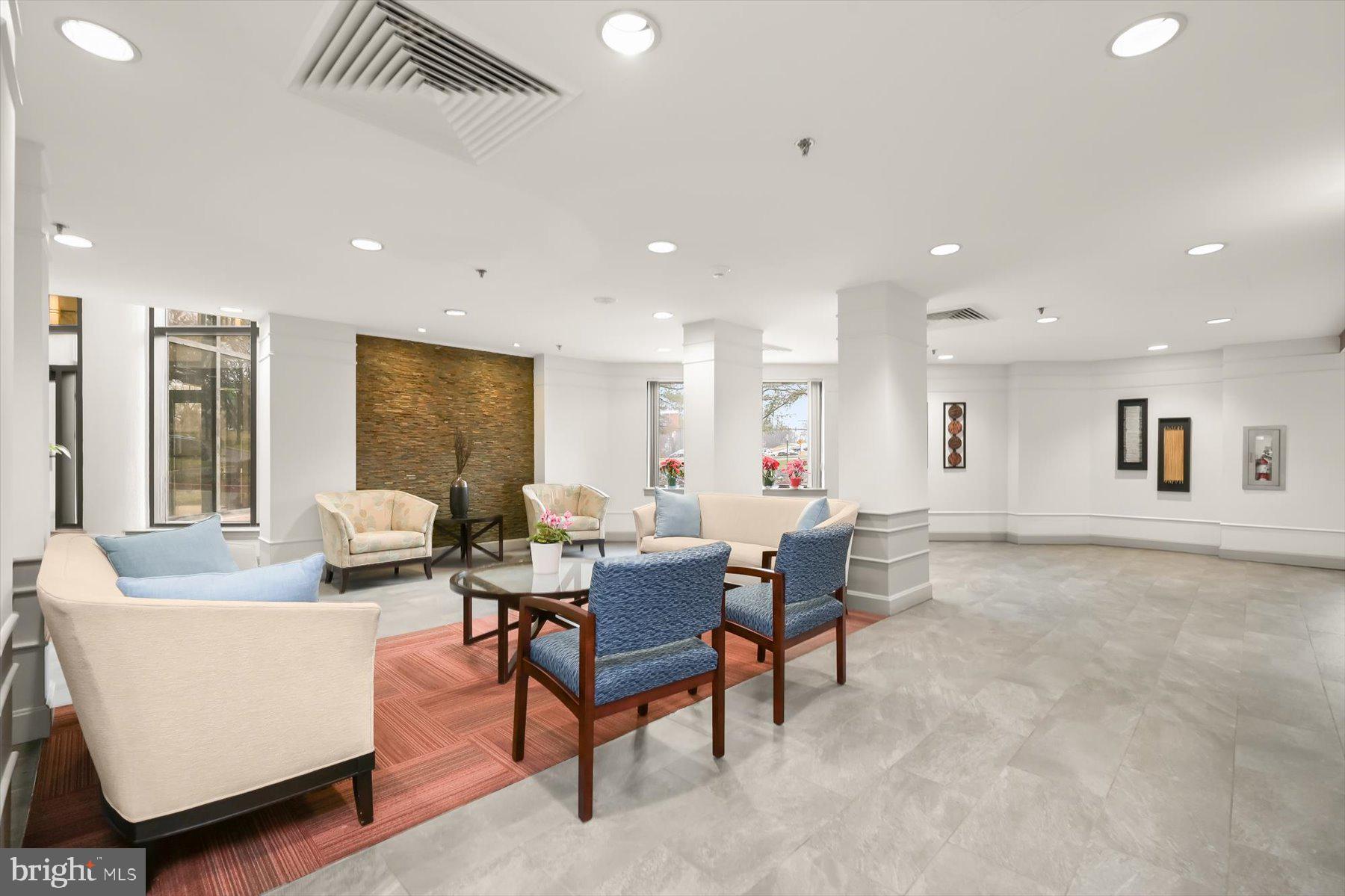 WATERMARK PLACE CONDOMINIUMS - Residential