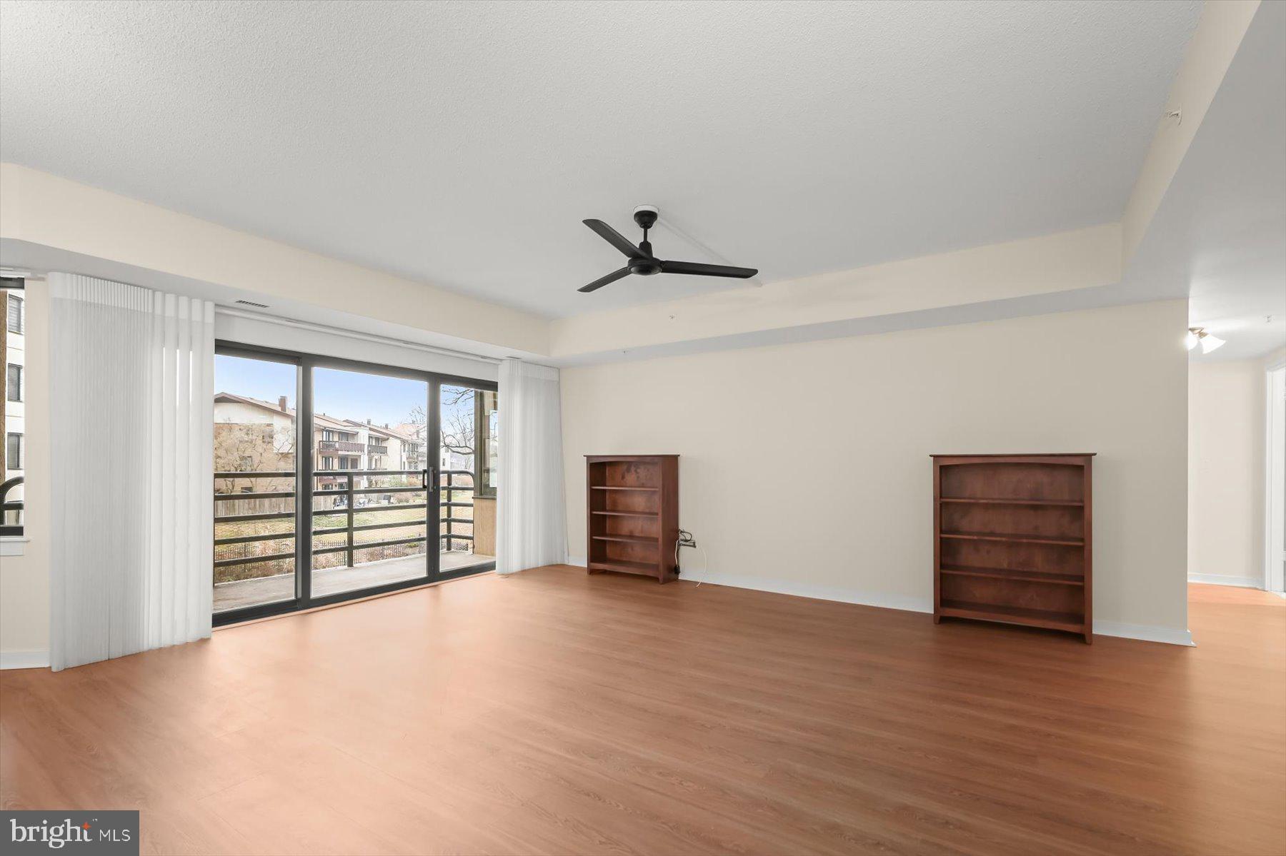 WATERMARK PLACE CONDOMINIUMS - Residential