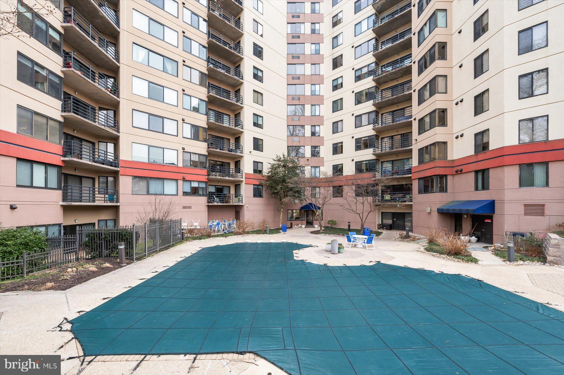 WATERMARK PLACE CONDOMINIUMS - Residential