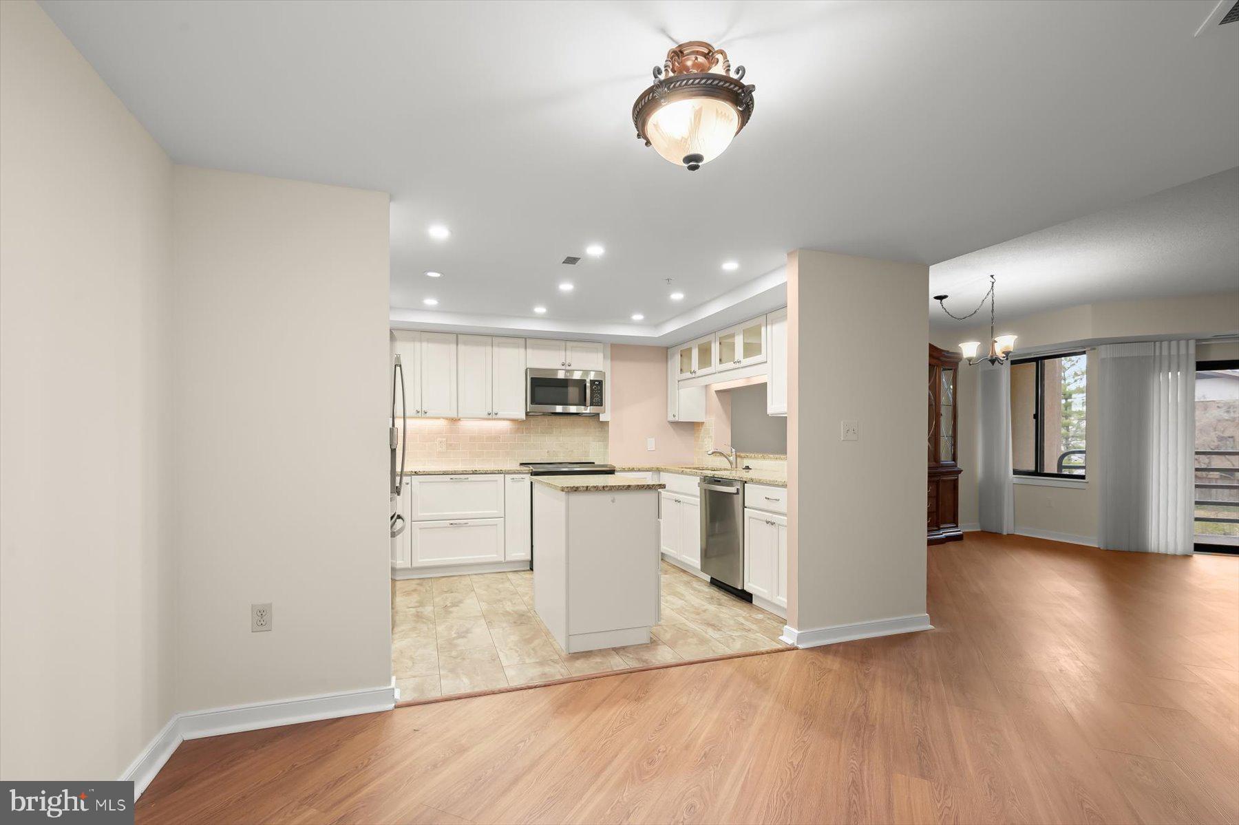 WATERMARK PLACE CONDOMINIUMS - Residential