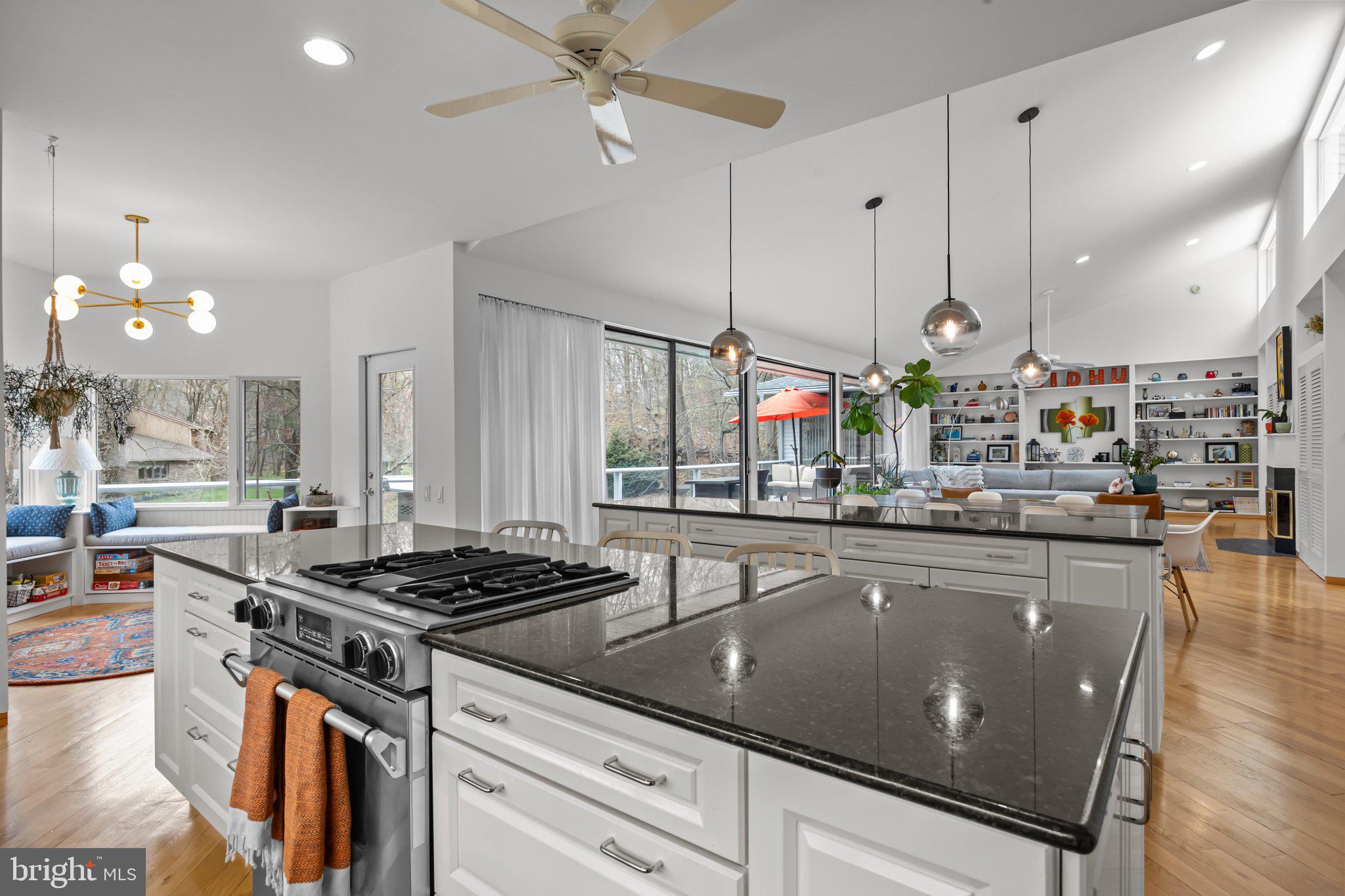 HUNTINGDON VALLEY - Residential