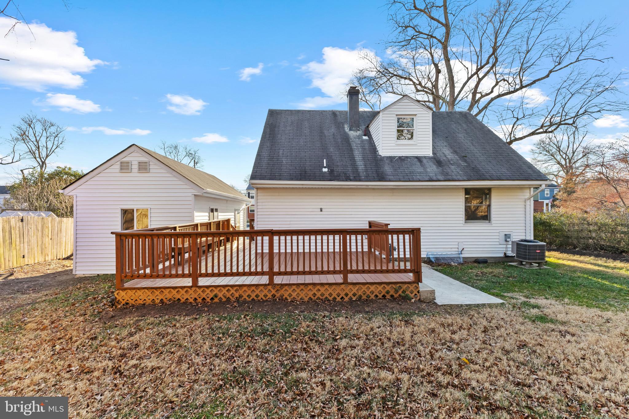 BUCKNELL MANOR - Residential