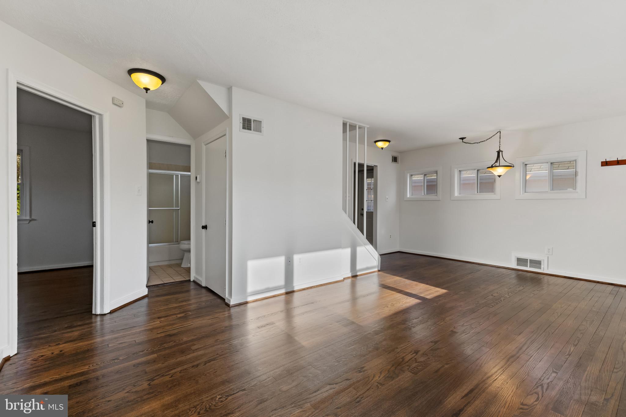 BUCKNELL MANOR - Residential