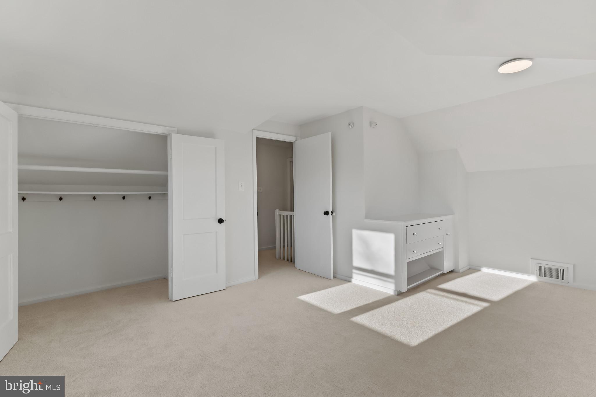 BUCKNELL MANOR - Residential