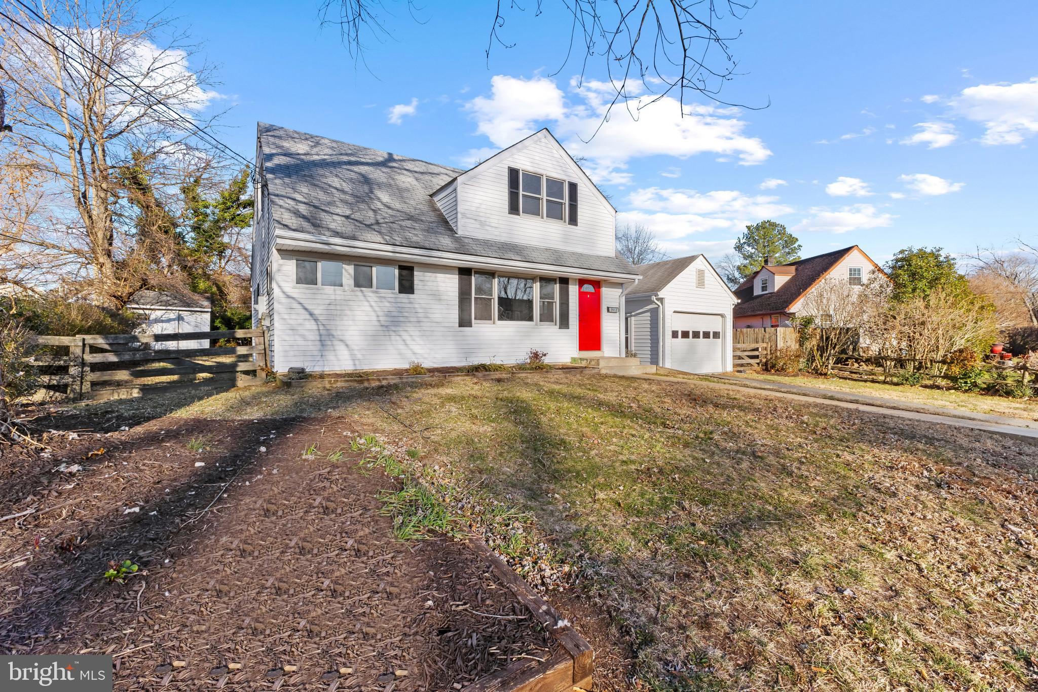 BUCKNELL MANOR - Residential