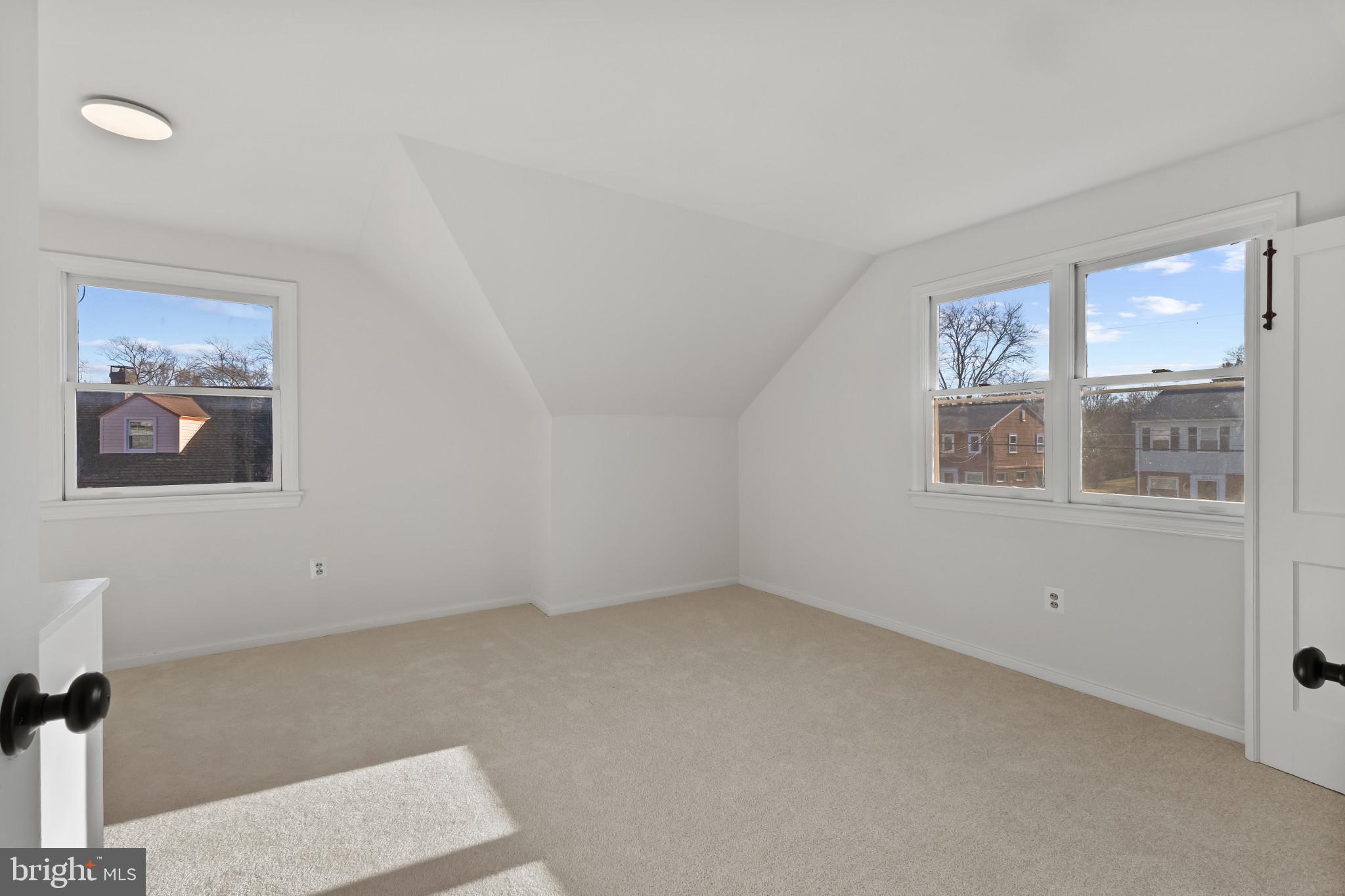 BUCKNELL MANOR - Residential