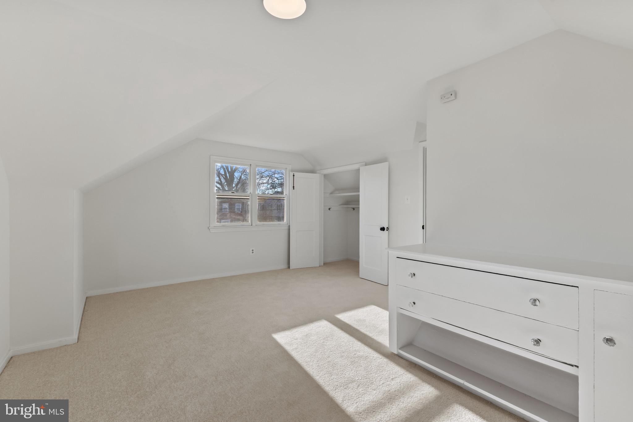 BUCKNELL MANOR - Residential