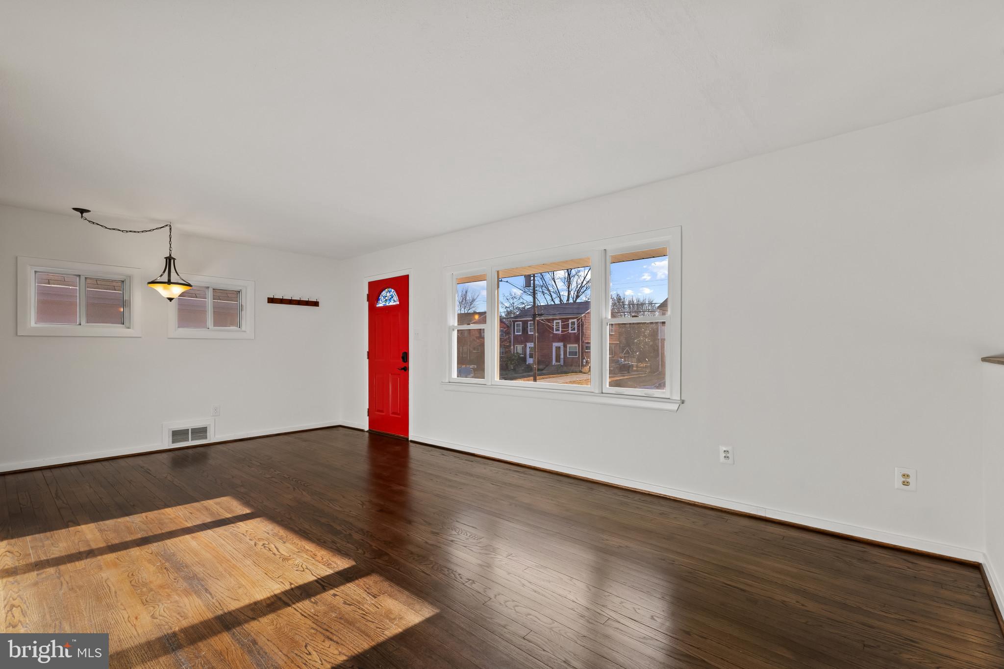 BUCKNELL MANOR - Residential