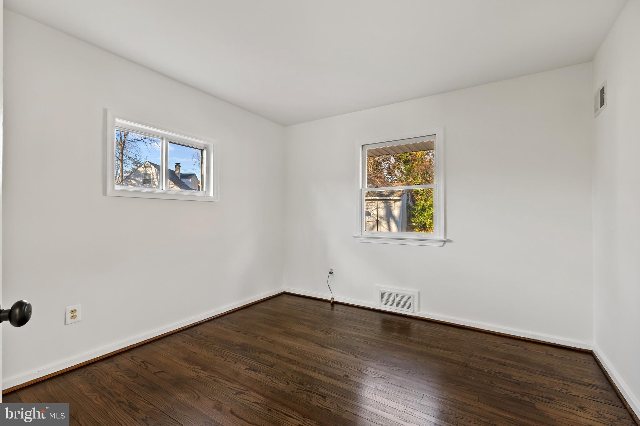 BUCKNELL MANOR - Residential