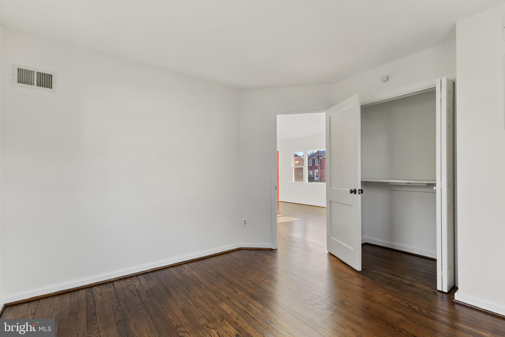 BUCKNELL MANOR - Residential