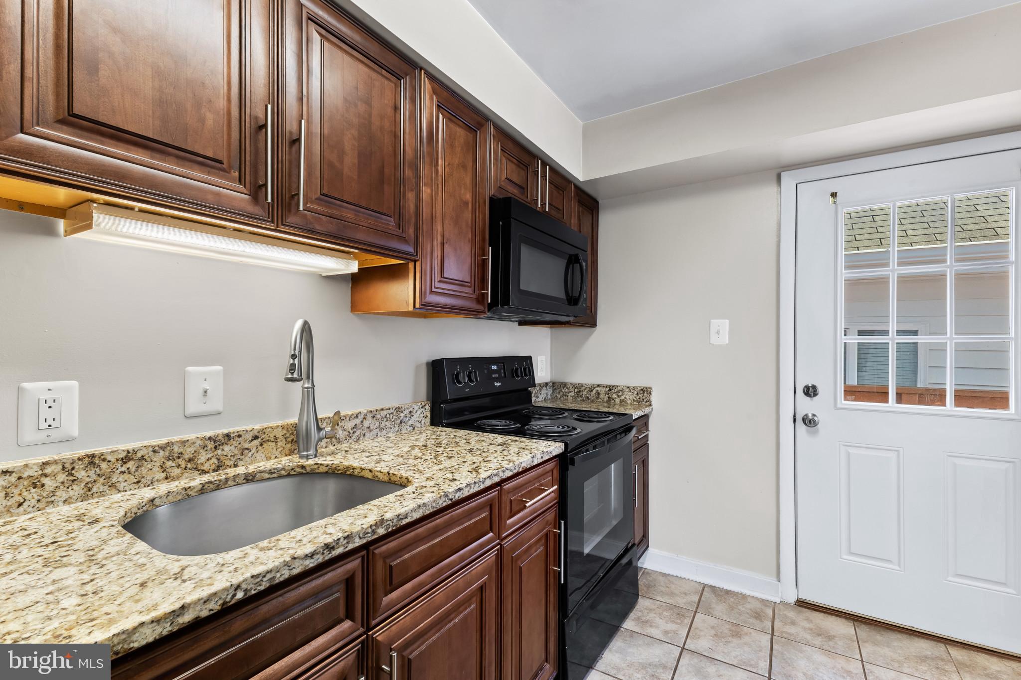 BUCKNELL MANOR - Residential