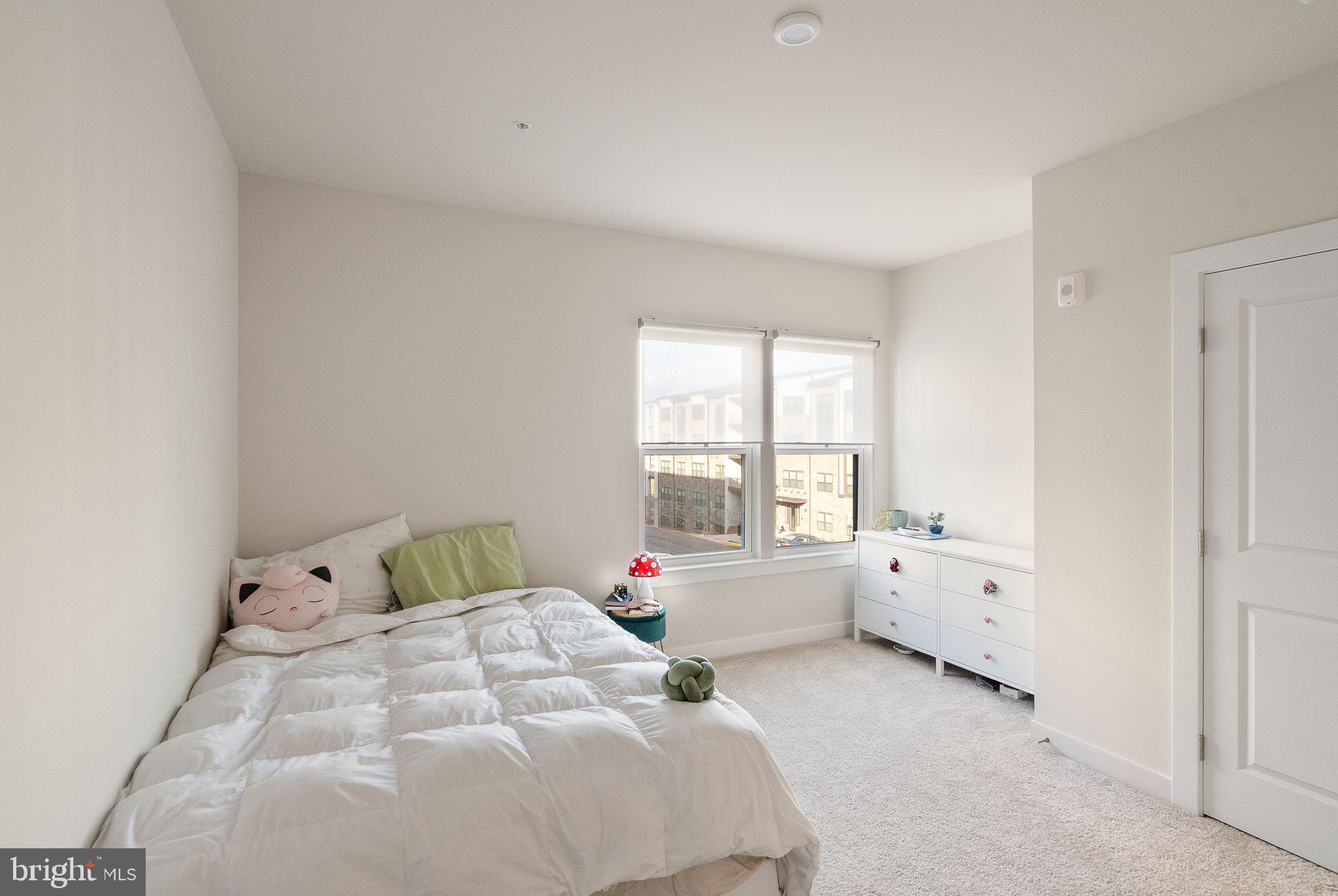 LOUDOUN VIEW CONDO FLATS - Residential Lease