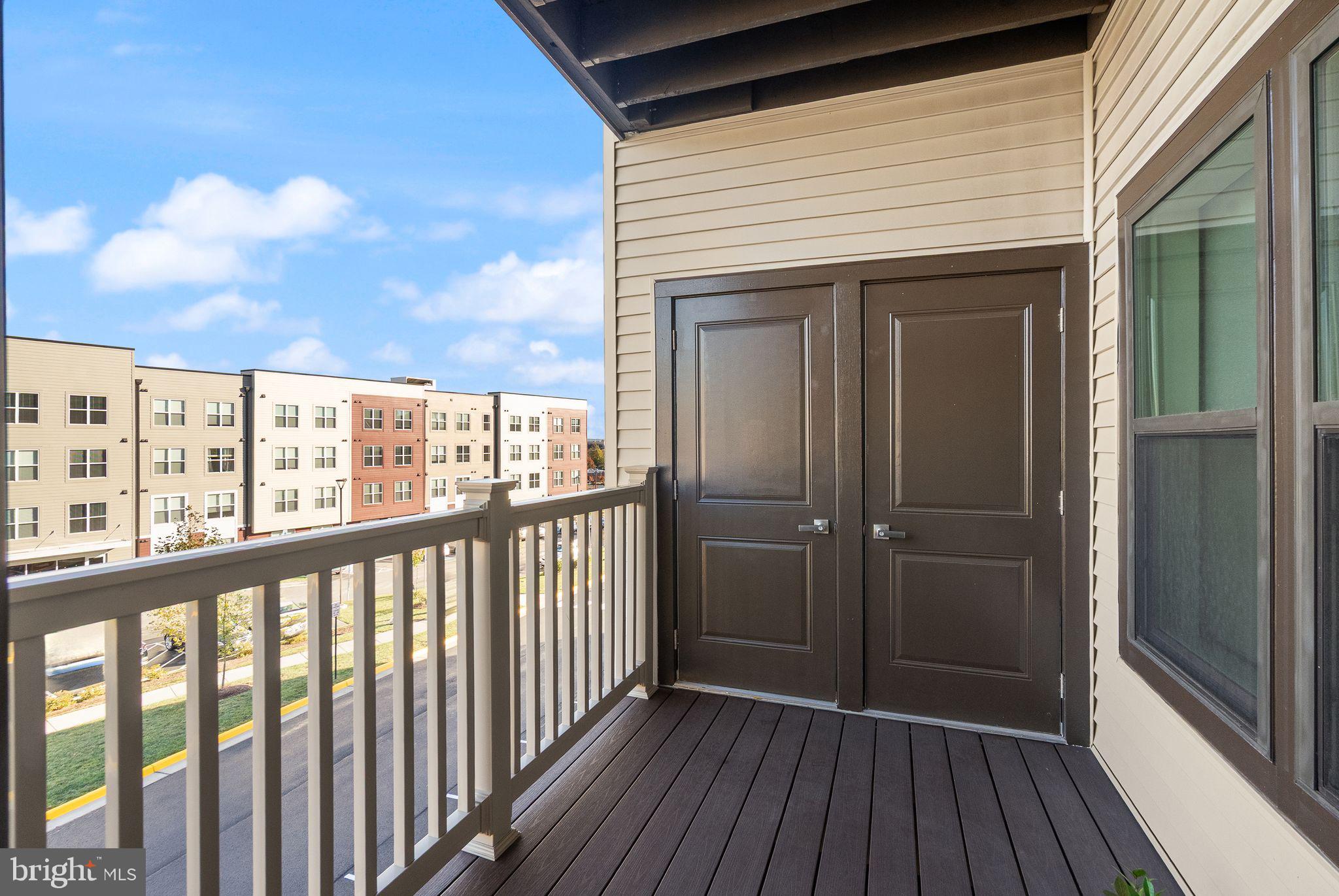 LOUDOUN VIEW CONDO FLATS - Residential Lease