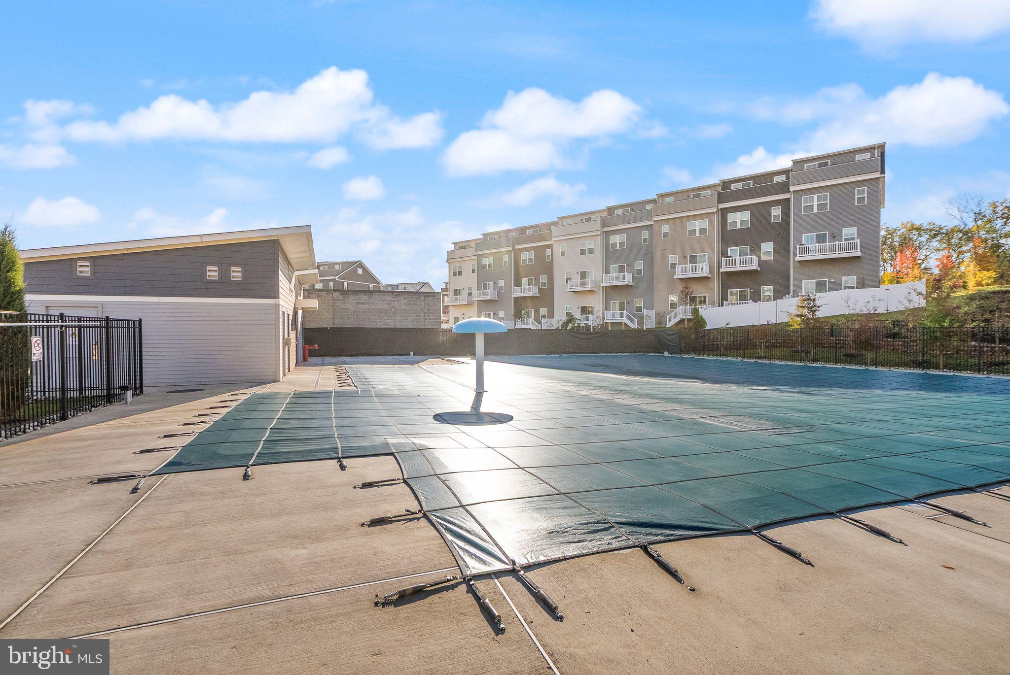 LOUDOUN VIEW CONDO FLATS - Residential Lease