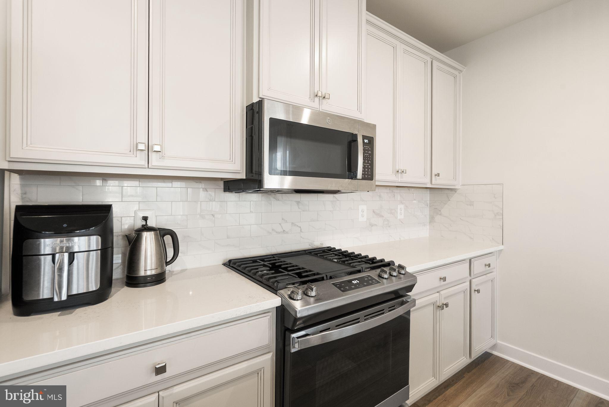 LOUDOUN VIEW CONDO FLATS - Residential Lease