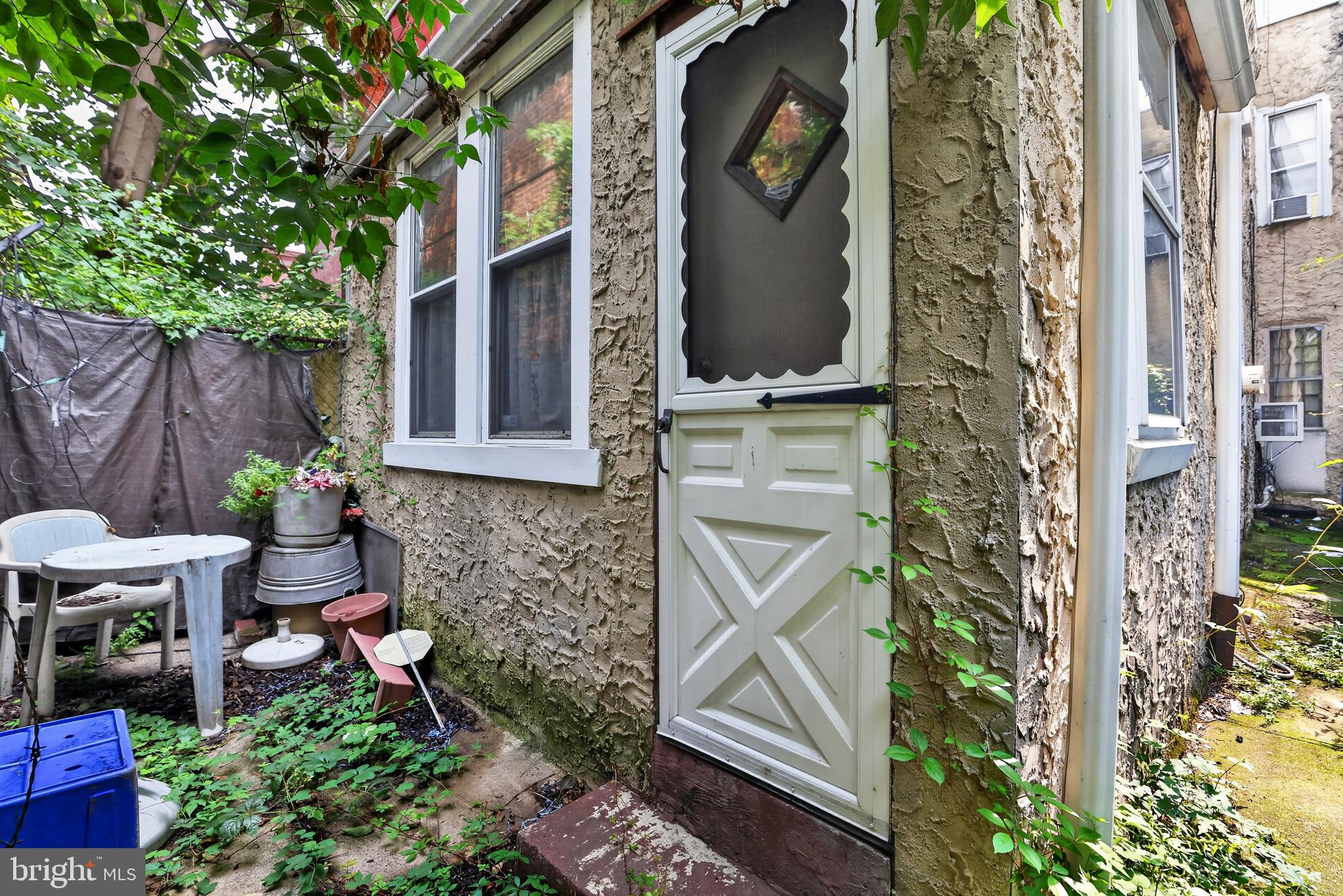 2556 N 18TH STREET