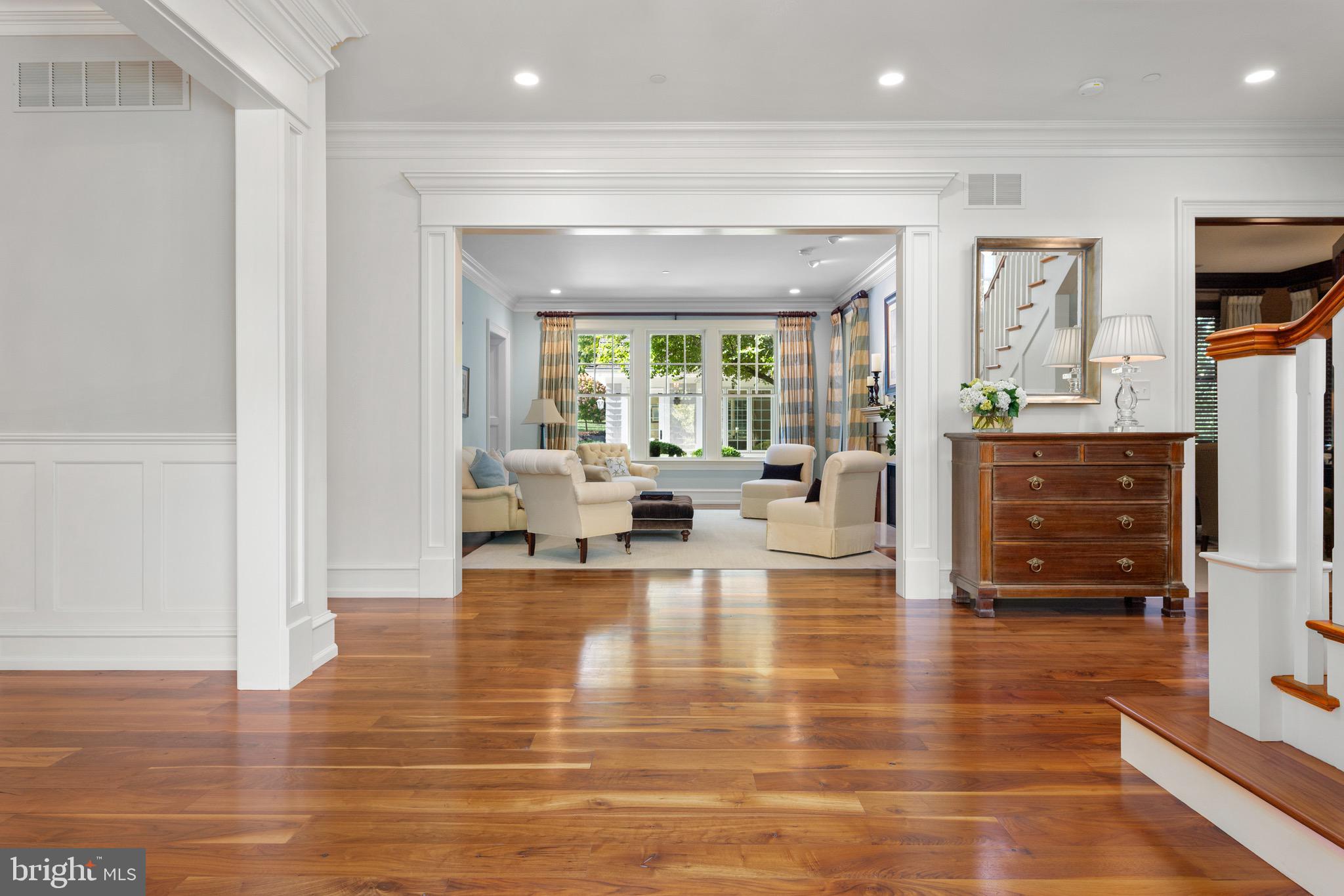 205 CARRIAGE LANE