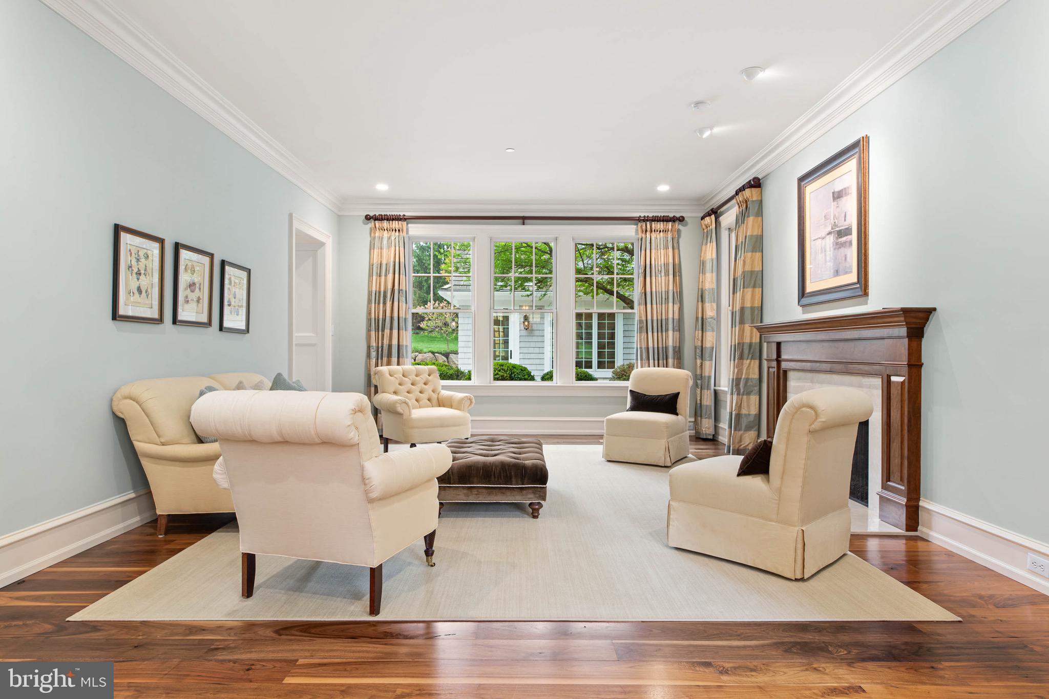 205 CARRIAGE LANE