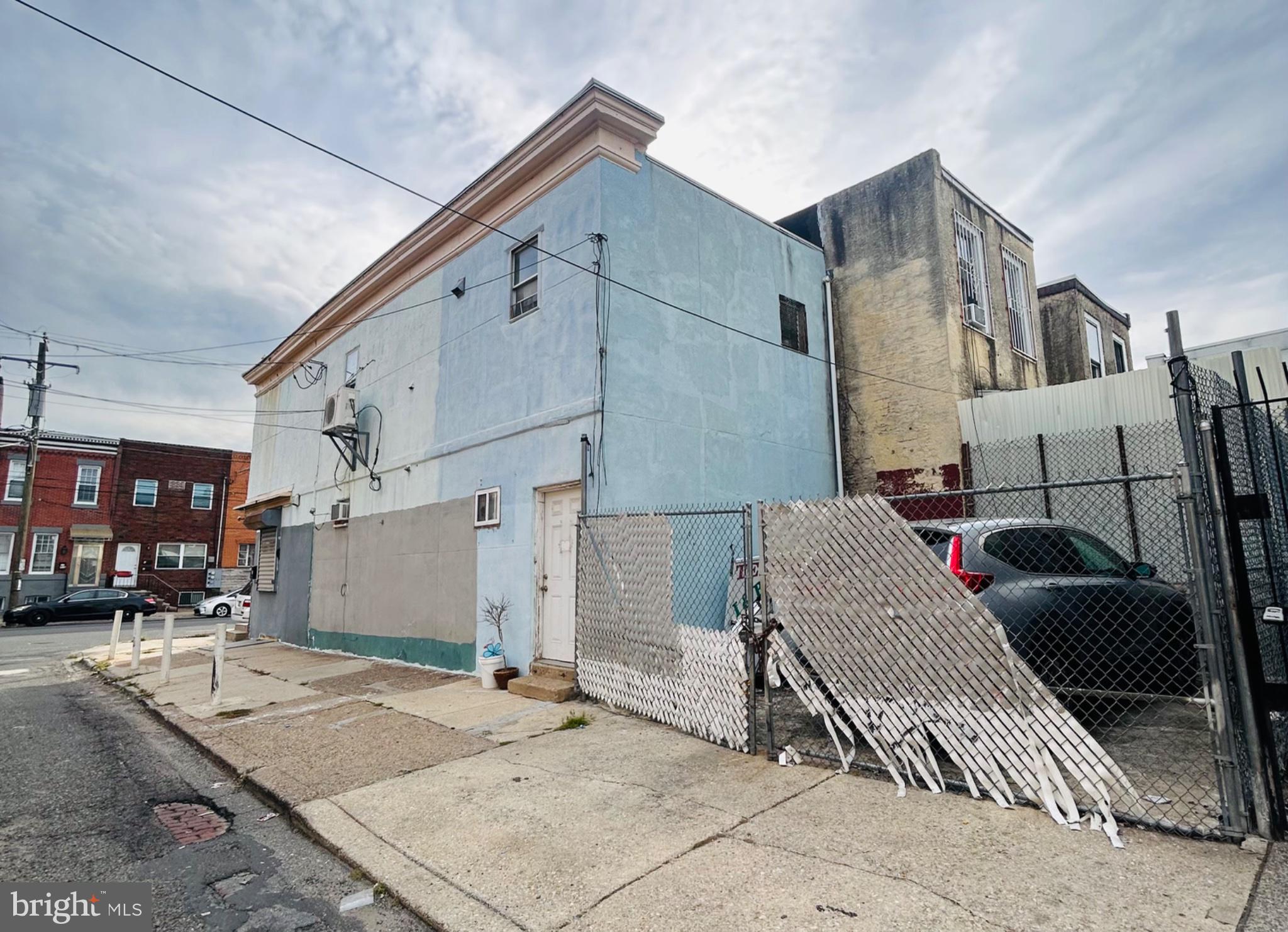 915 SNYDER AVENUE