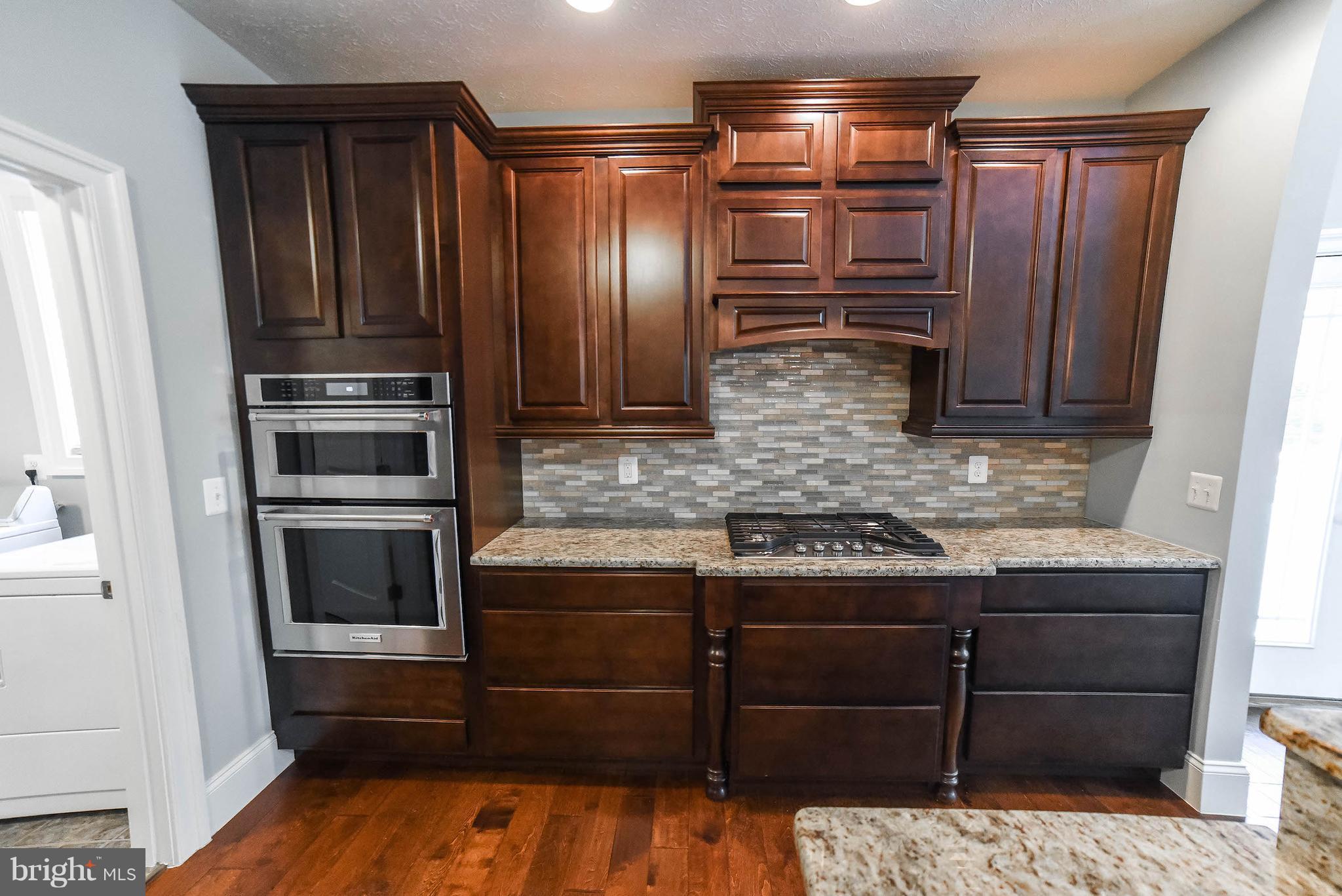 HIDDEN TREASURE - Residential Lease