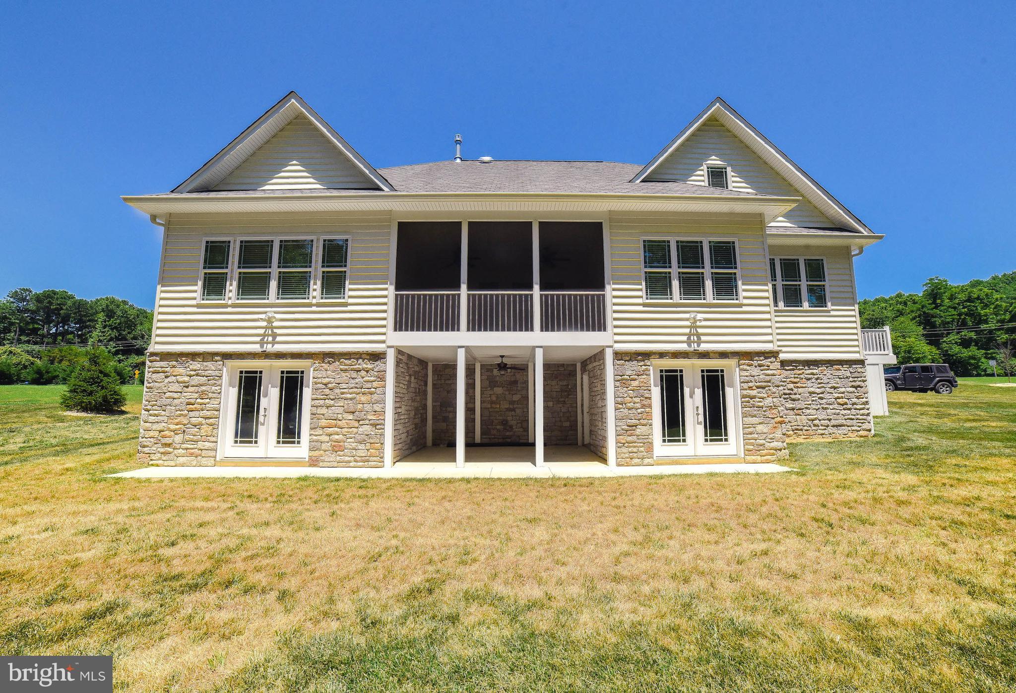 HIDDEN TREASURE - Residential Lease