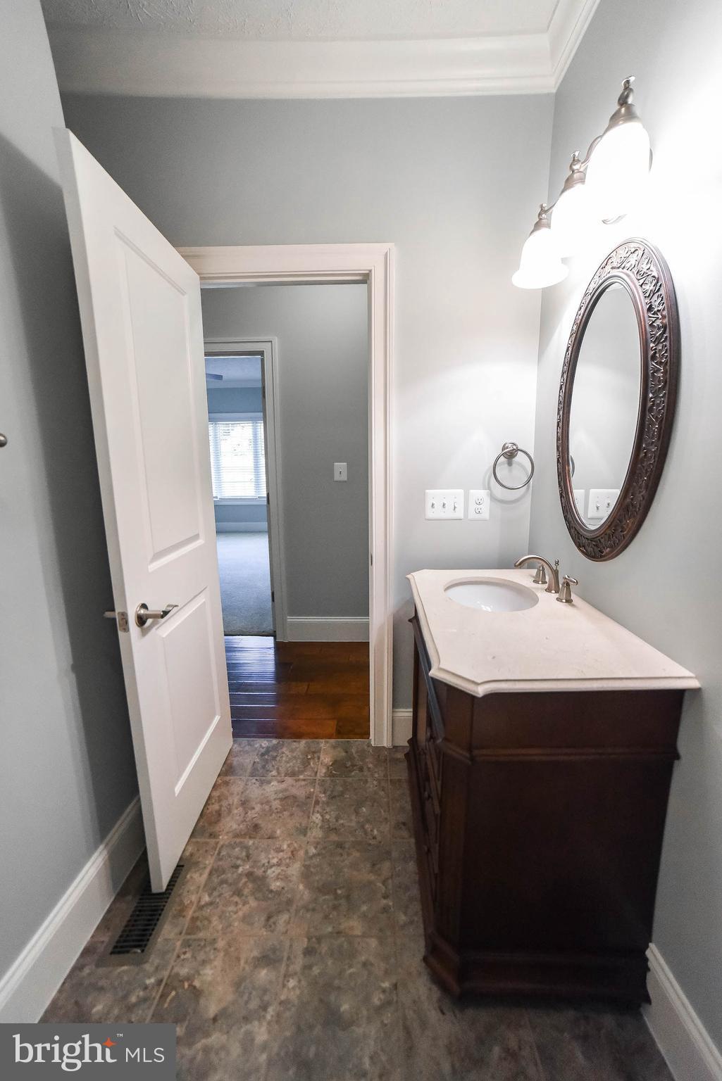 HIDDEN TREASURE - Residential Lease