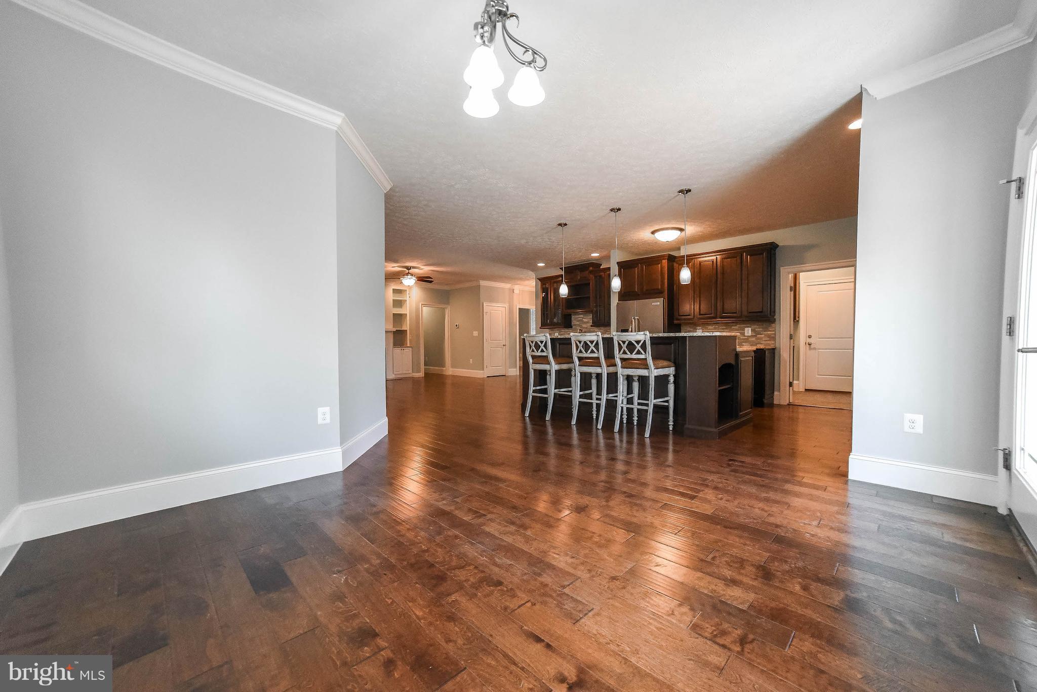 HIDDEN TREASURE - Residential Lease