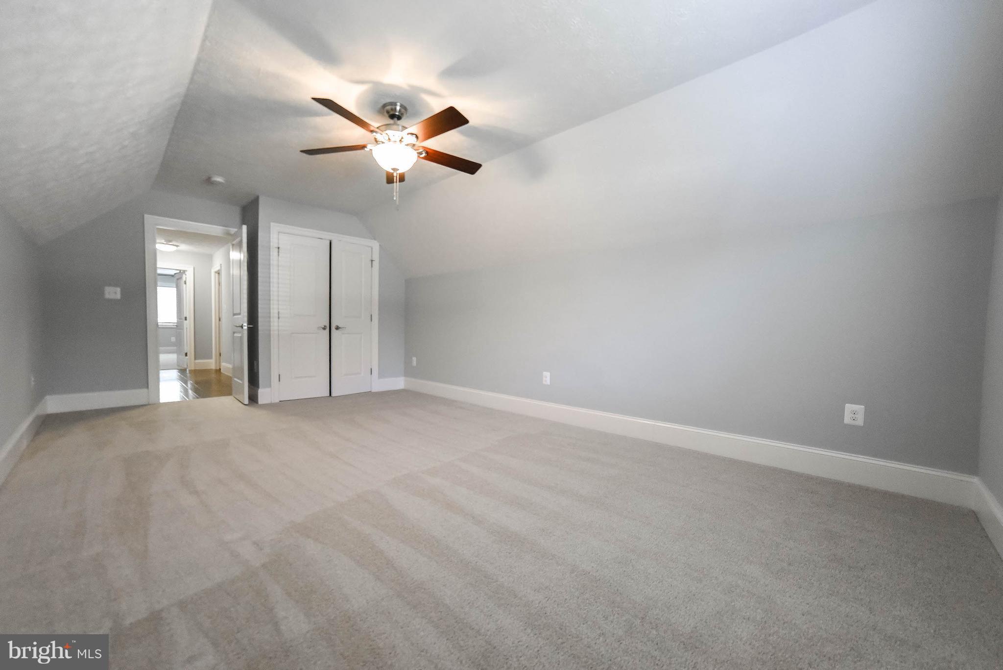 HIDDEN TREASURE - Residential Lease