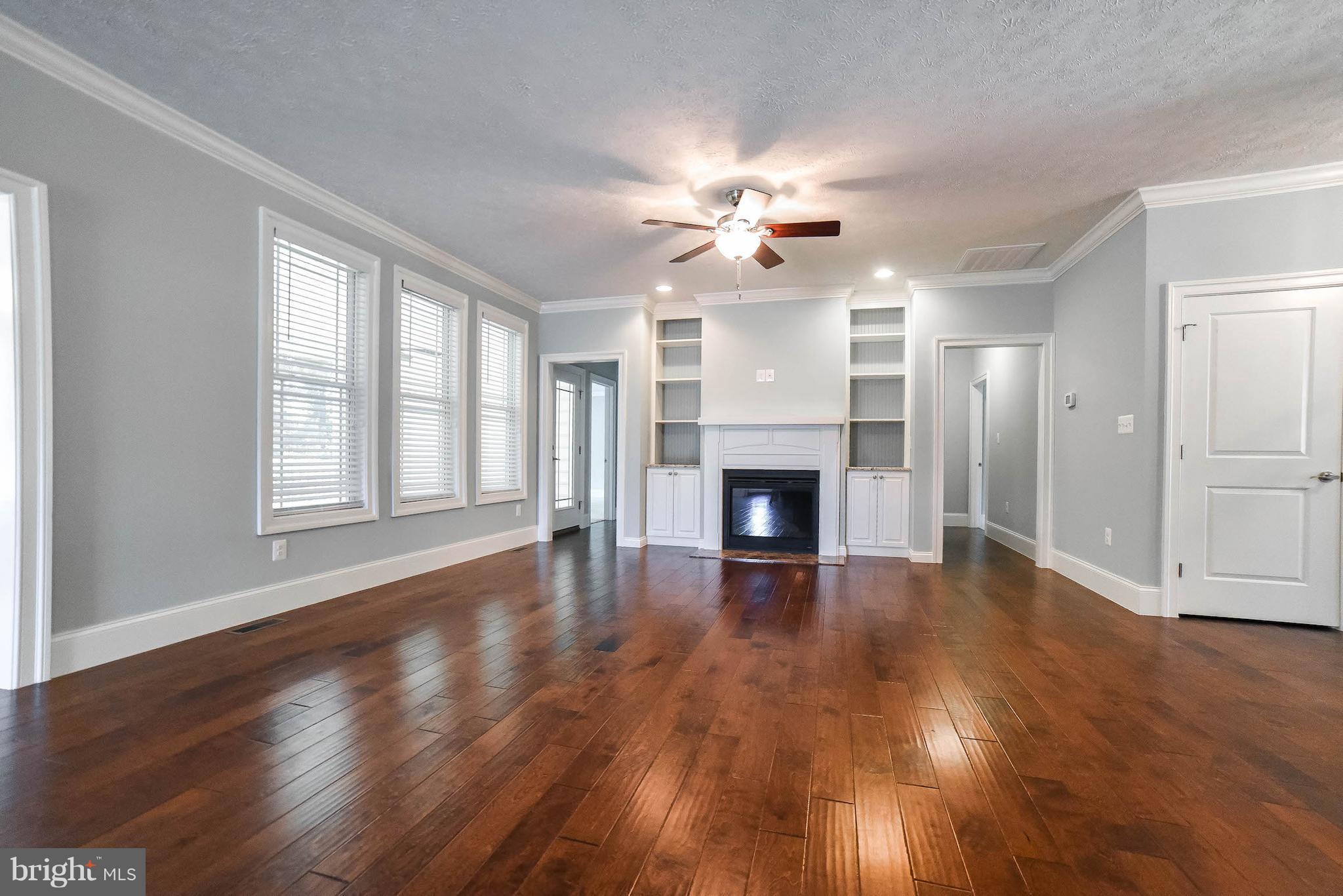 HIDDEN TREASURE - Residential Lease