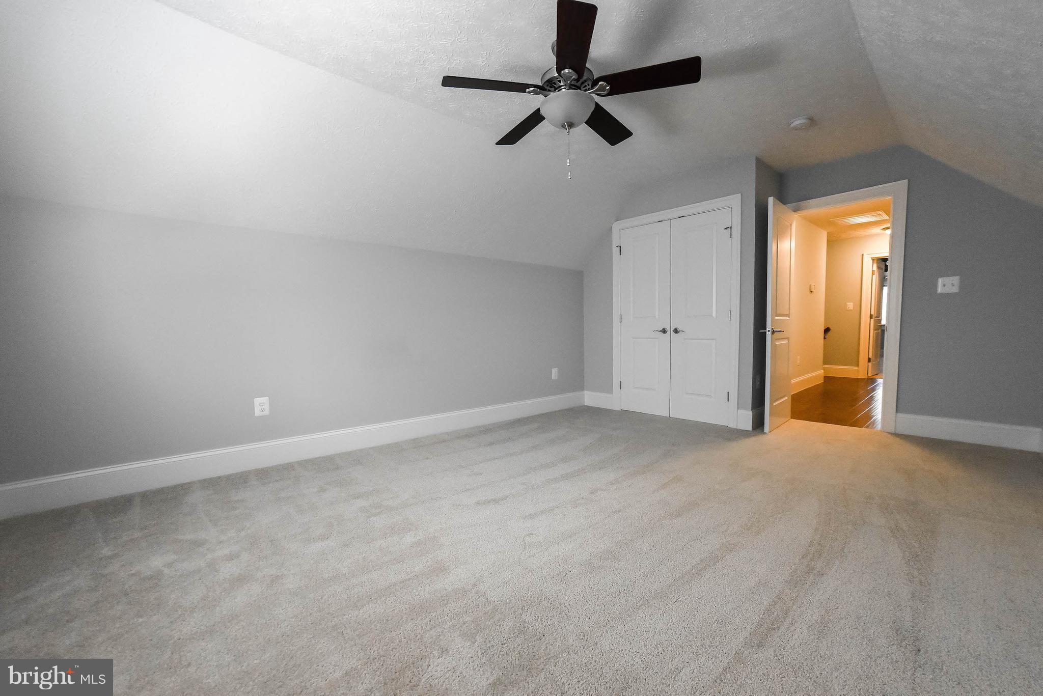 HIDDEN TREASURE - Residential Lease