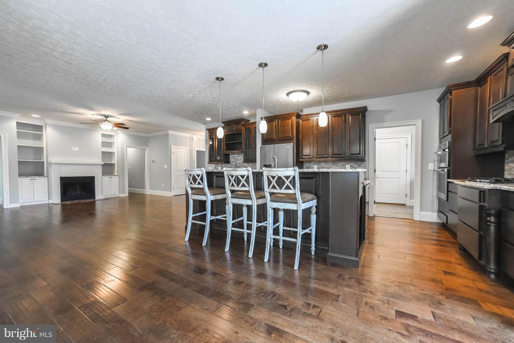 HIDDEN TREASURE - Residential Lease