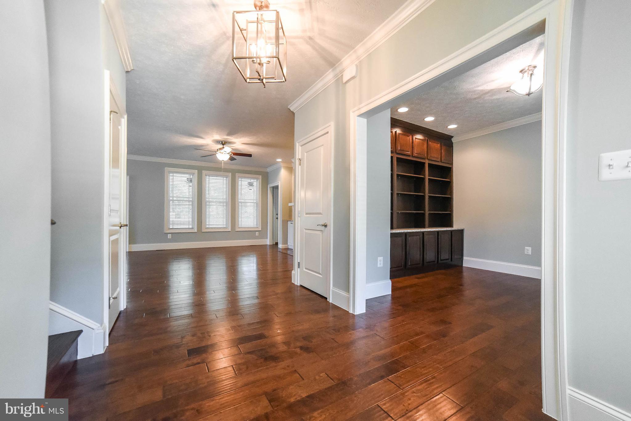 HIDDEN TREASURE - Residential Lease