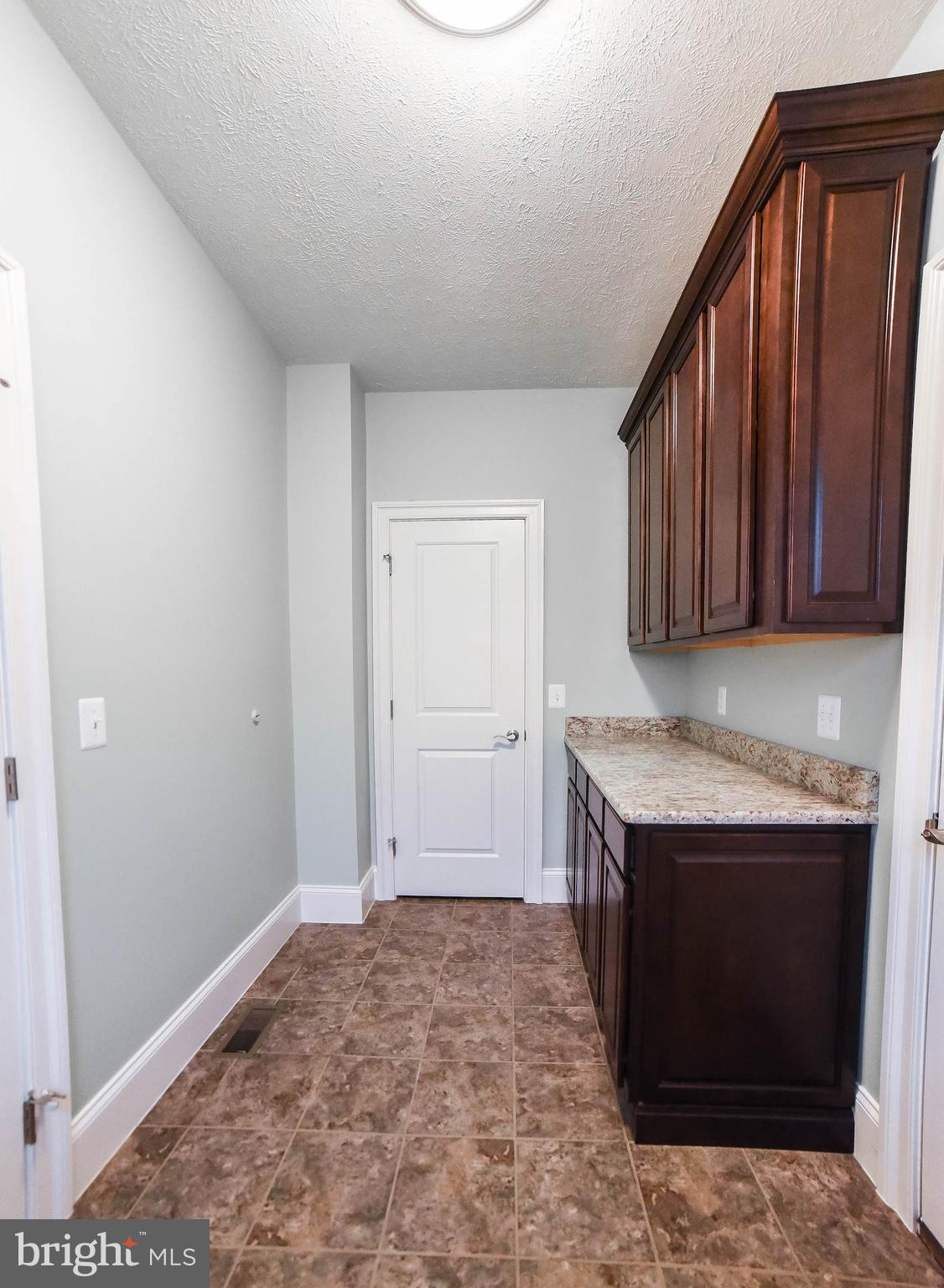 HIDDEN TREASURE - Residential Lease