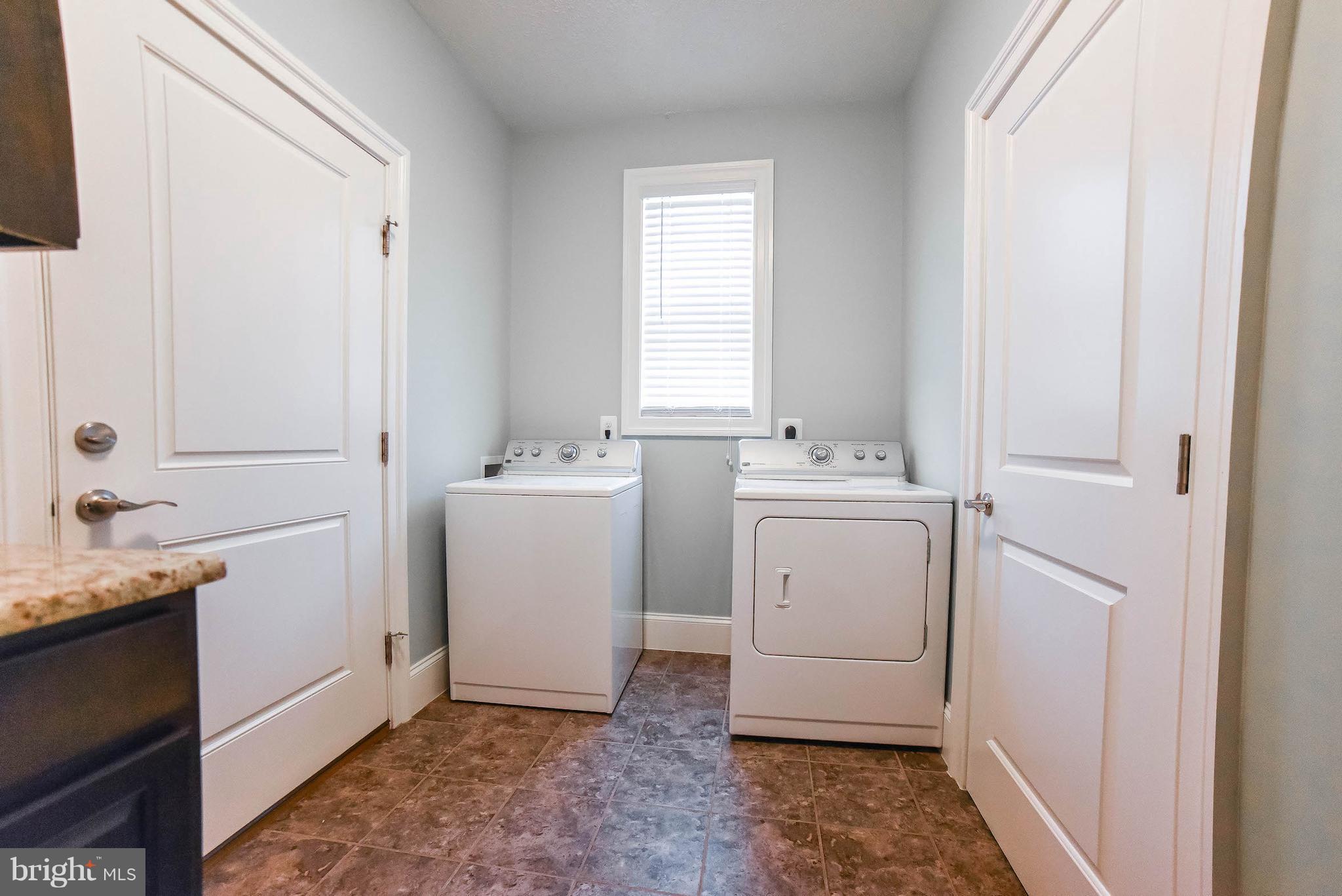 HIDDEN TREASURE - Residential Lease