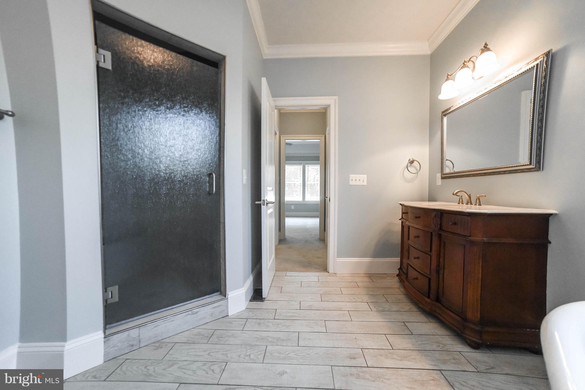 HIDDEN TREASURE - Residential Lease