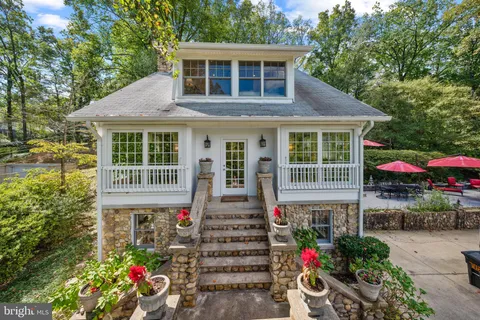 702 & 704 Sligo Creek Parkway, Takoma Park, MD MLS: MDMC2207050