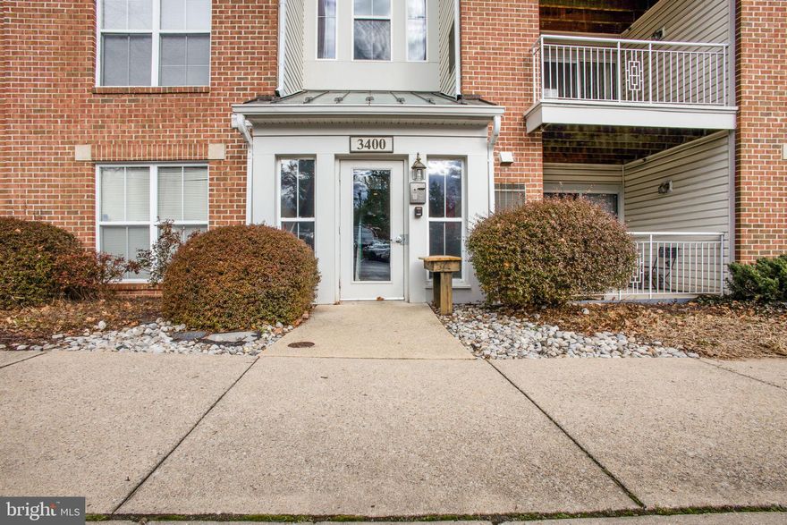 Seller is offering a $5k credit toward New Carpeting throughout the Condo...
Welcome to this cozy condo within the Russett condominium. This 2 Bed/2 Bath unit that is perfectly suited to a first time homebuyer and starter family. Russett is amenity-rich with an outdoor swimming pool, community center, tennis/basketball/volleyball courts, tot lots, and 13 miles of trails. Nestled midway between Baltimore and Washington DC, this community is extremely convenient to shopping, major roadways, Fort Meade, NASA, and more.