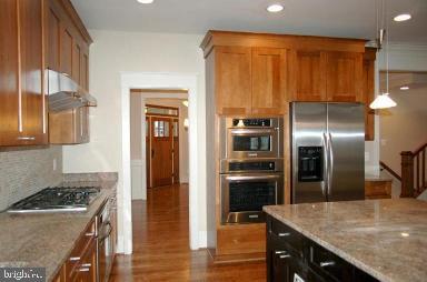 WAYCROFT WOODLAWN - Residential Lease