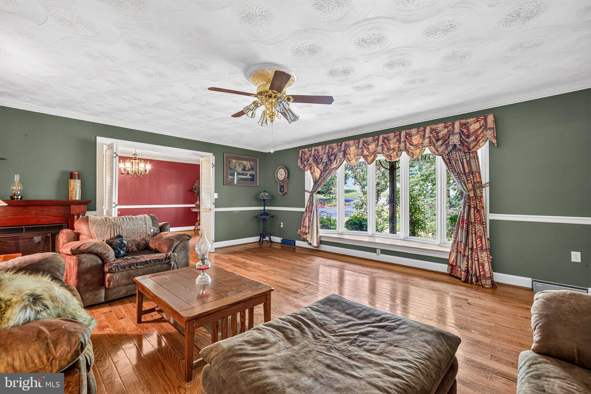 121 HERITAGE DRIVE