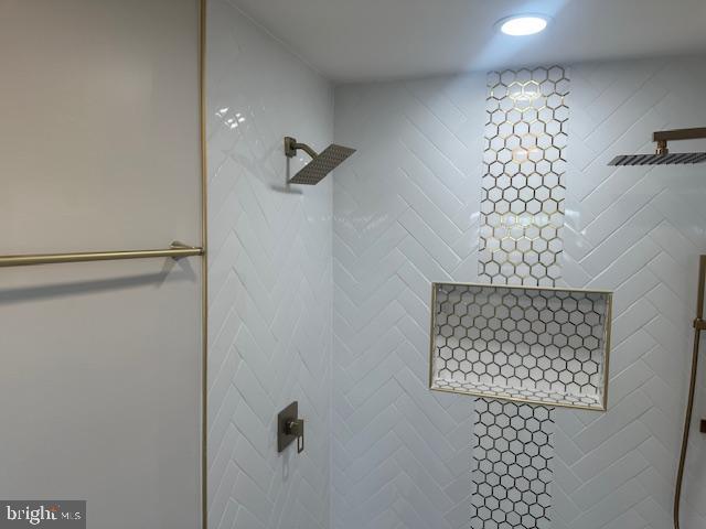 SUBURBIA/VILLAGE OF TIMBER GROVE - Residential