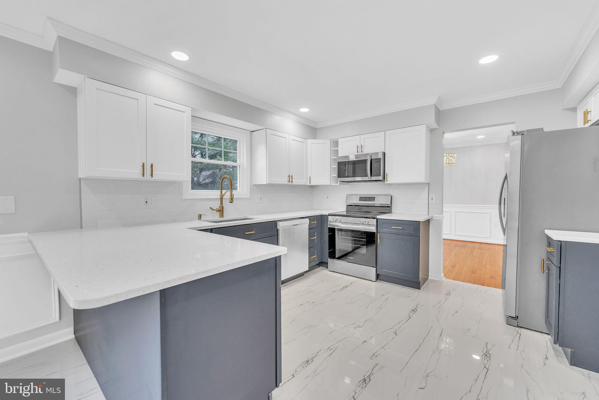 SUBURBIA/VILLAGE OF TIMBER GROVE - Residential