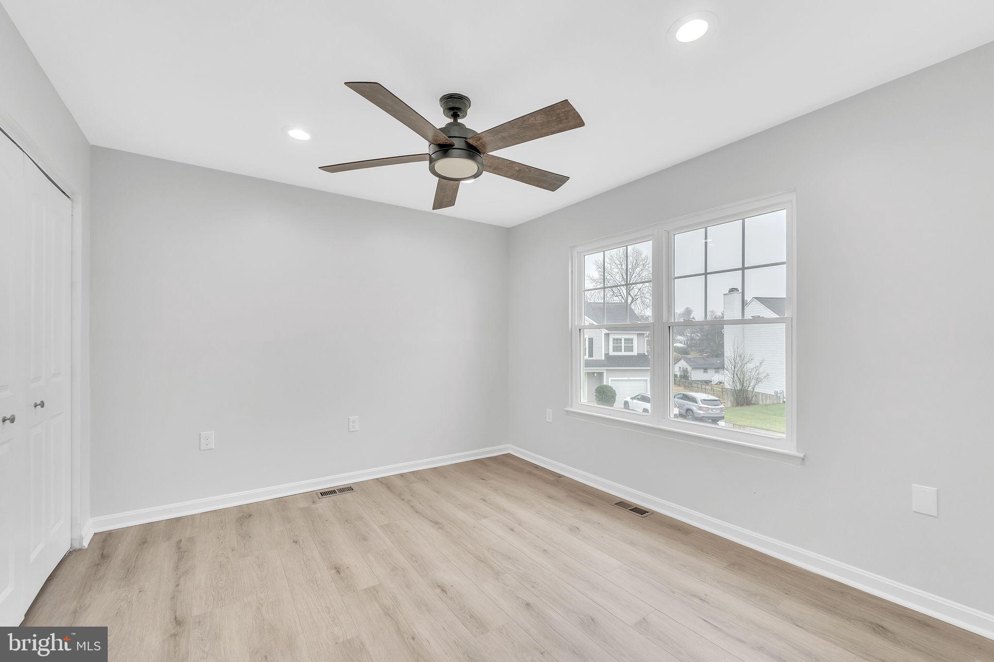 SUBURBIA/VILLAGE OF TIMBER GROVE - Residential