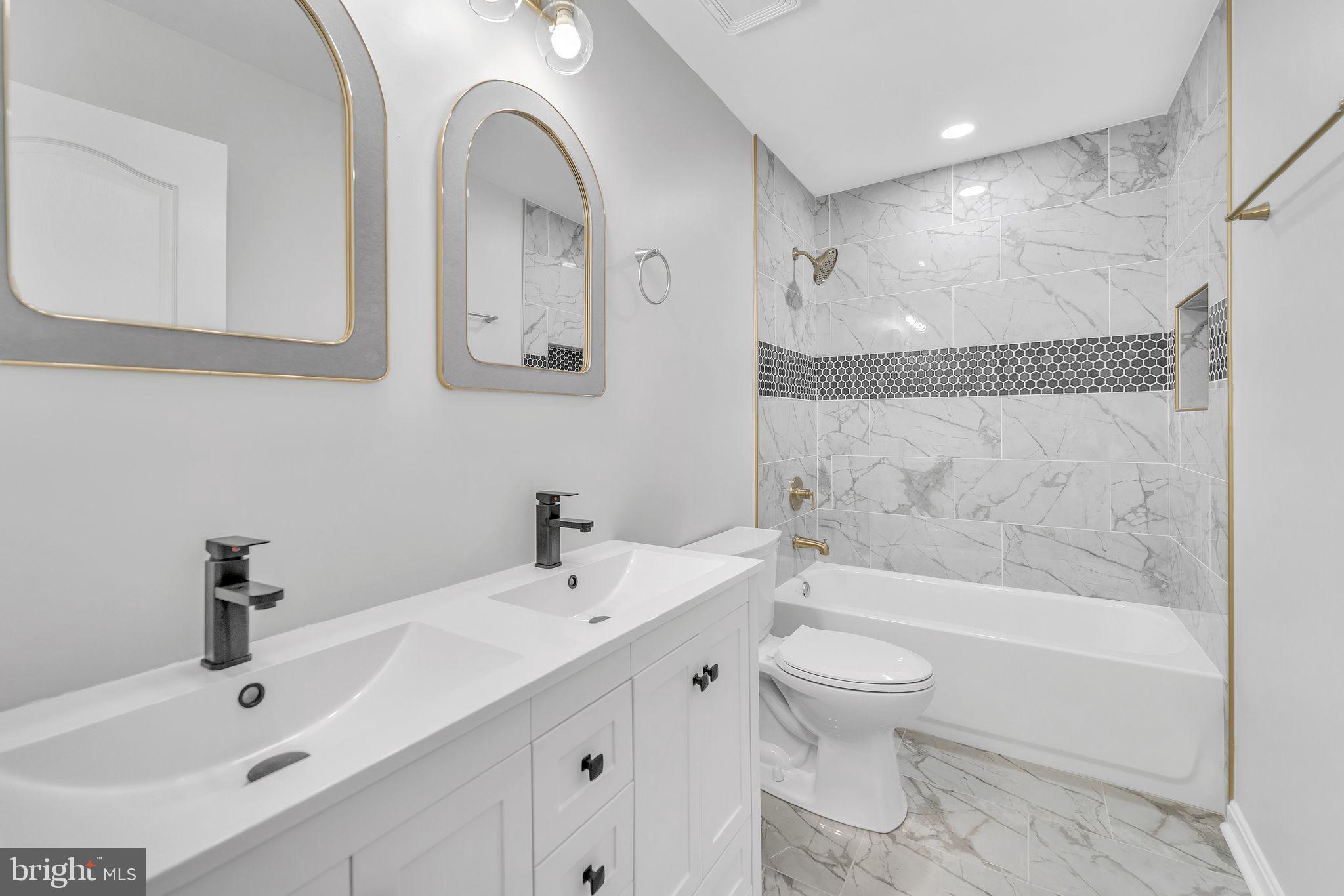 SUBURBIA/VILLAGE OF TIMBER GROVE - Residential