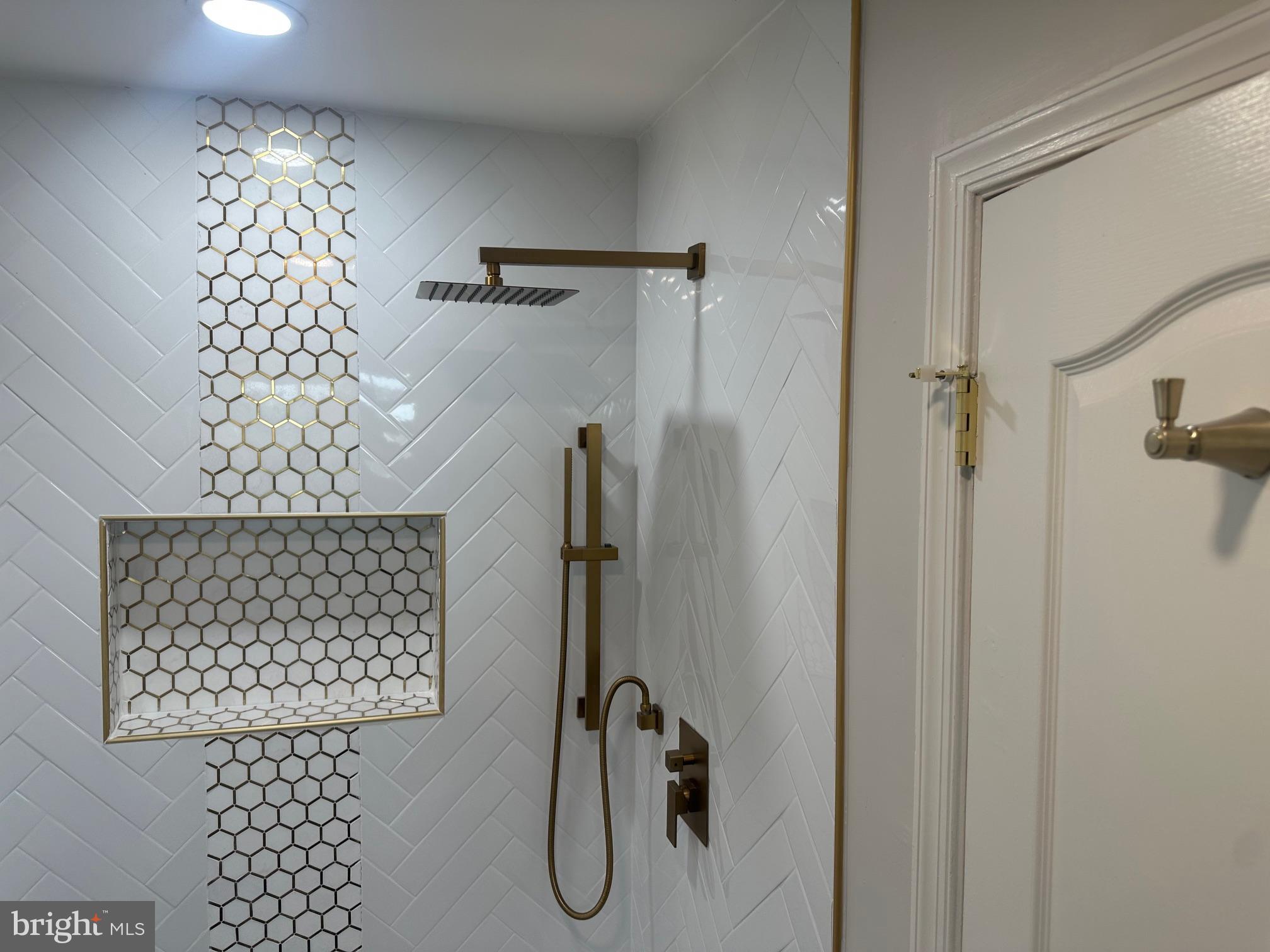 SUBURBIA/VILLAGE OF TIMBER GROVE - Residential