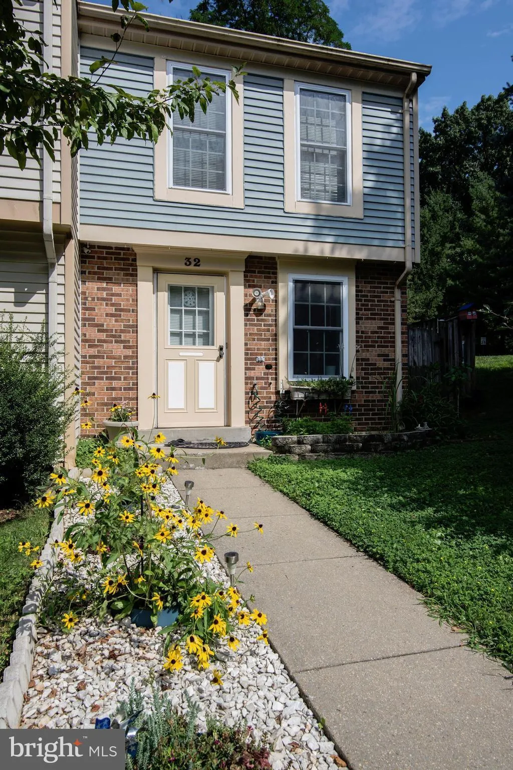 32 Valleyside Court, Germantown, MD 20874