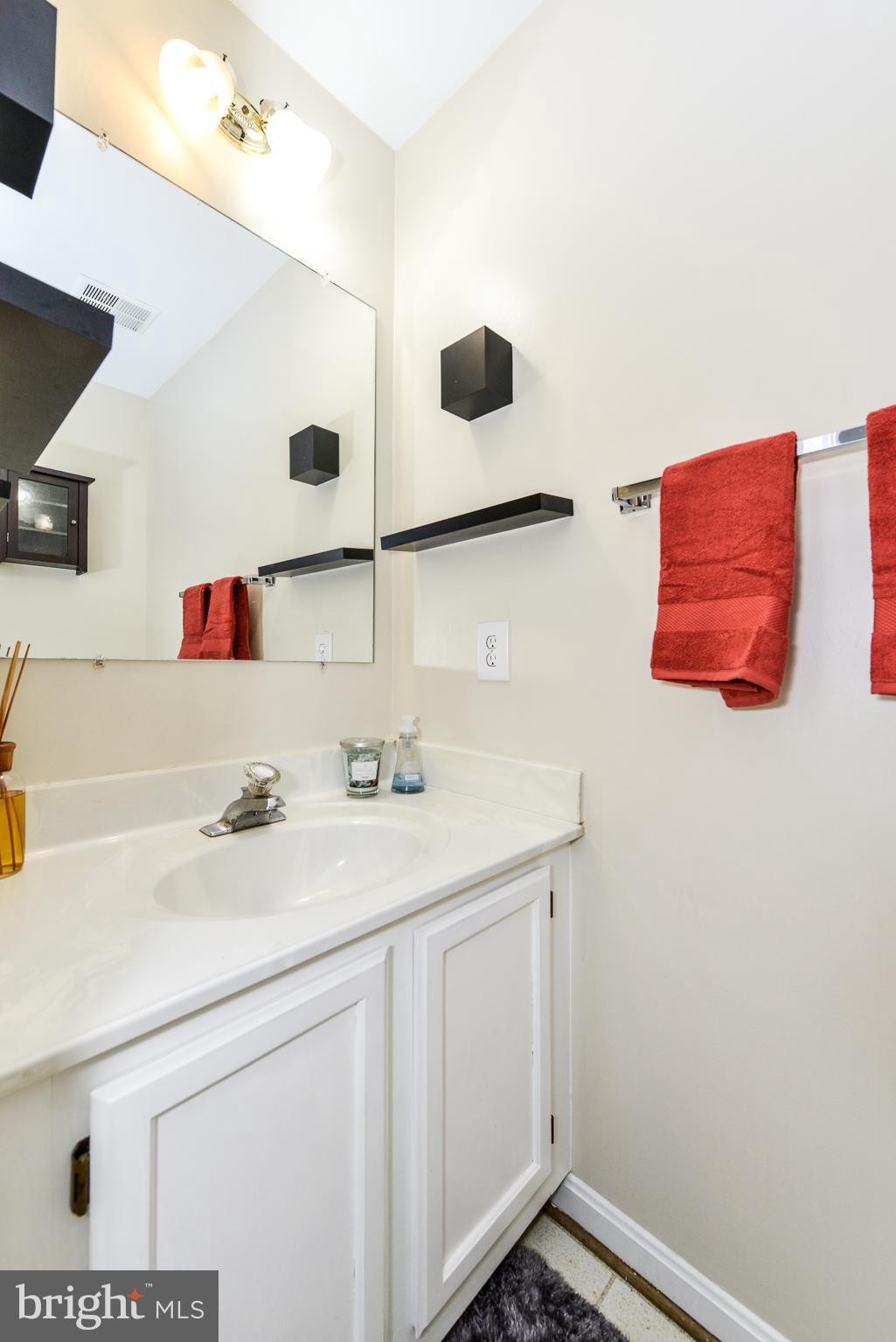 MANCHESTER LAKES - Residential Lease