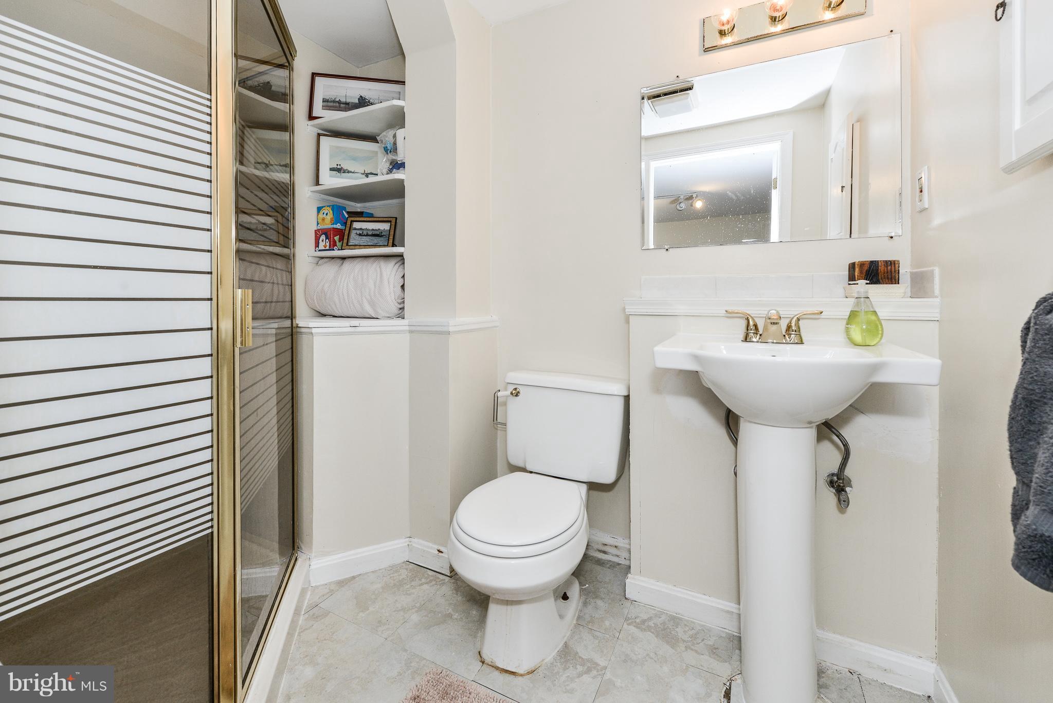 MANCHESTER LAKES - Residential Lease