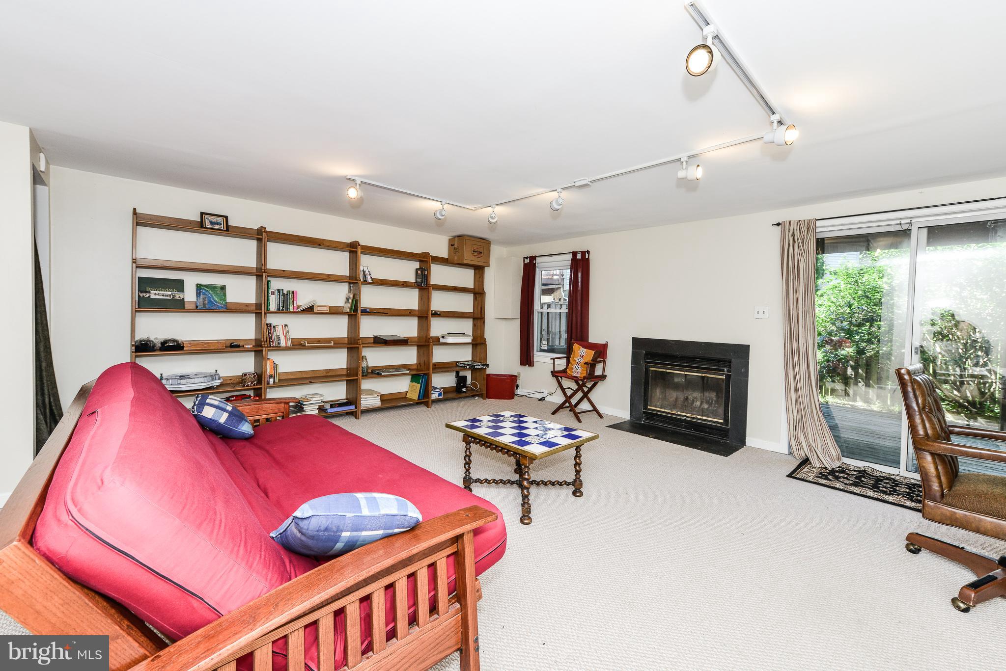 MANCHESTER LAKES - Residential Lease