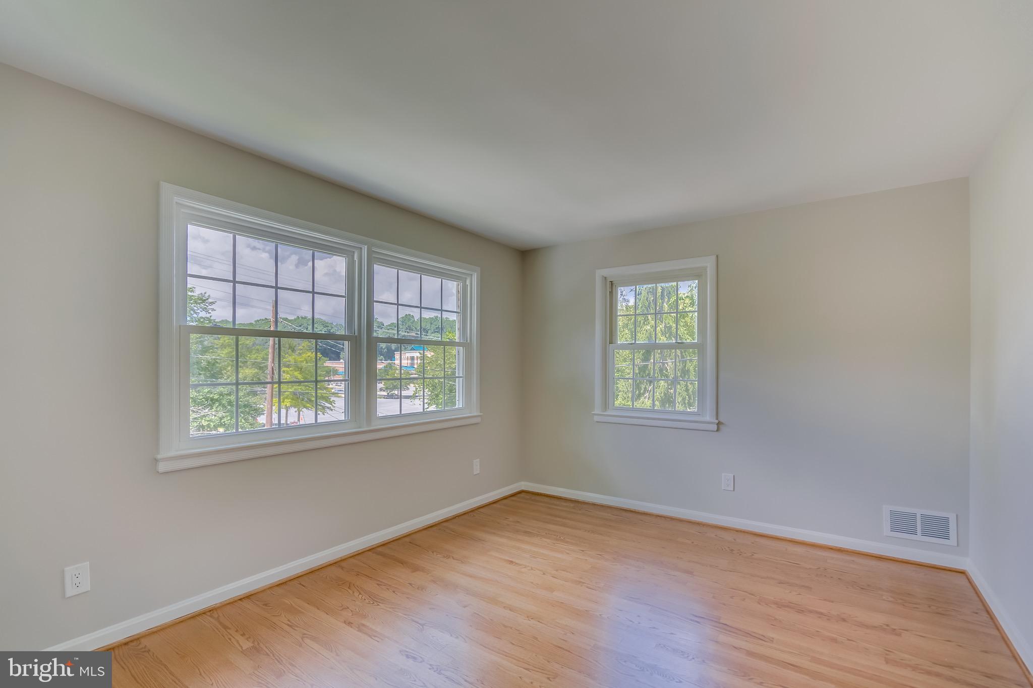 KENWOOD PARK - Residential Lease